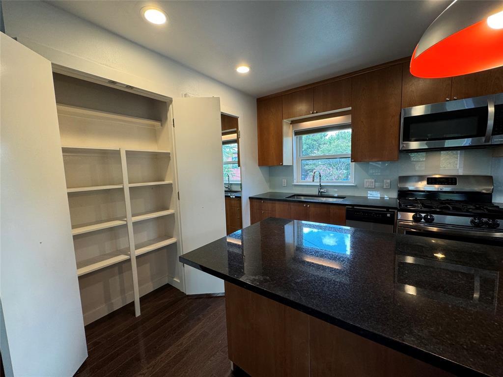 1208 E 2nd St # B, Austin, TX 78702