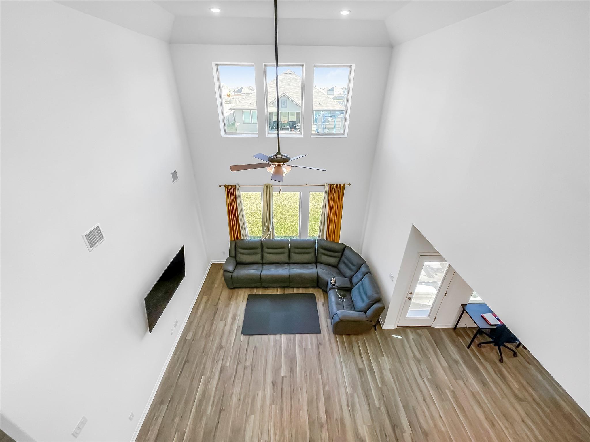 114 Contrada Grace Ln, Hutto, TX 78634