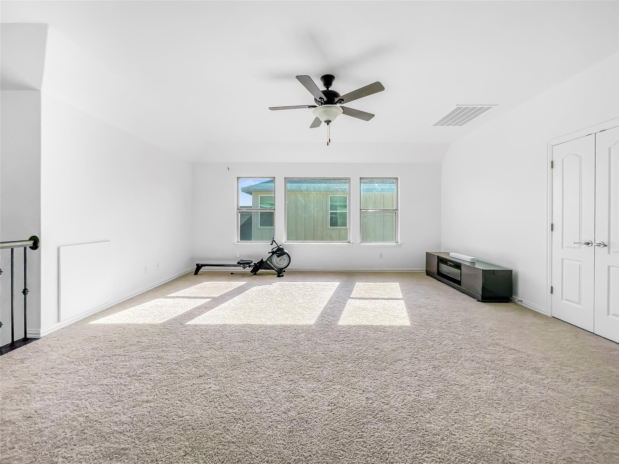 114 Contrada Grace Ln, Hutto, TX 78634