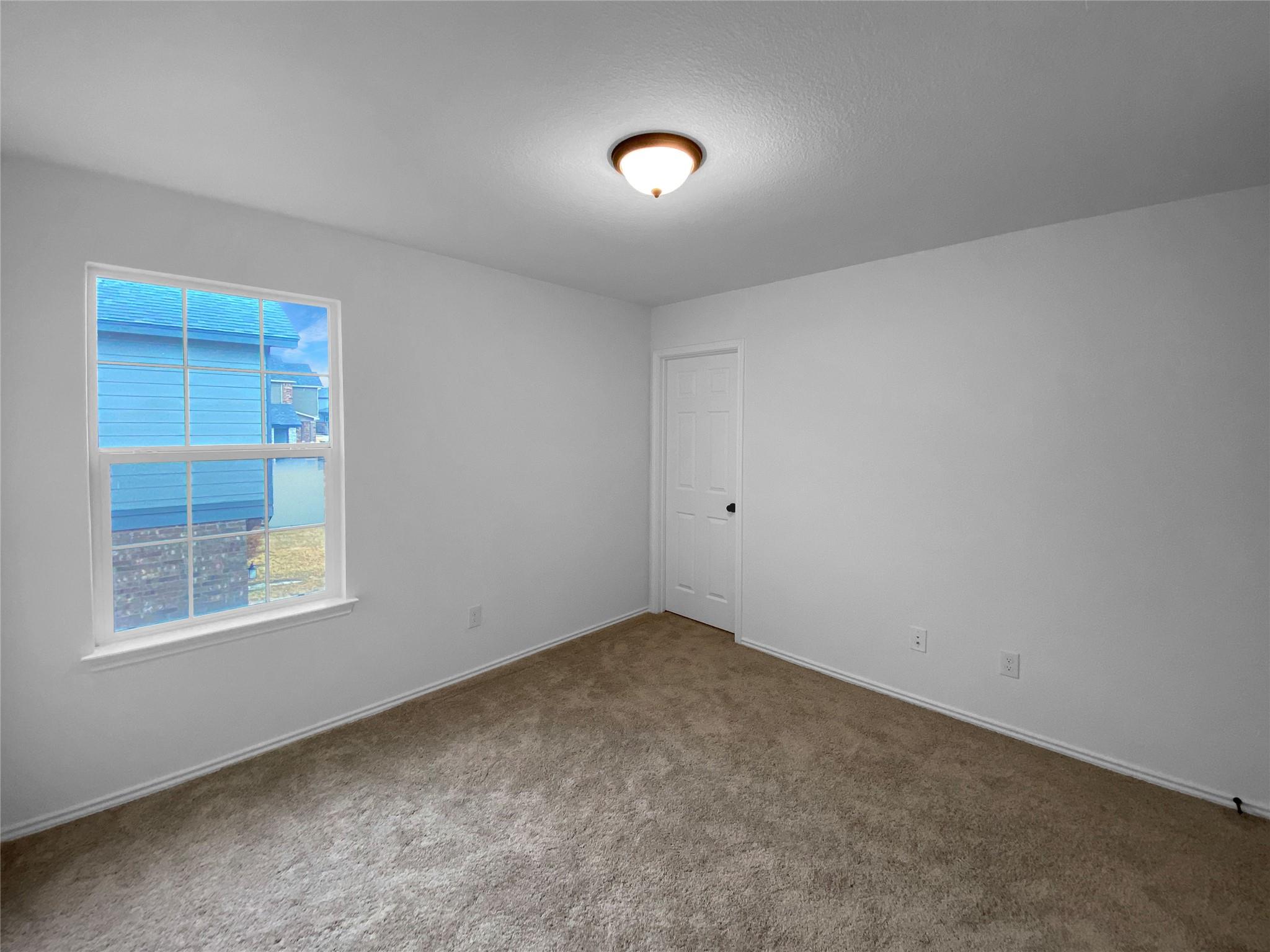 932 Yellow Ribbon Cv, Jarrell, TX 76537