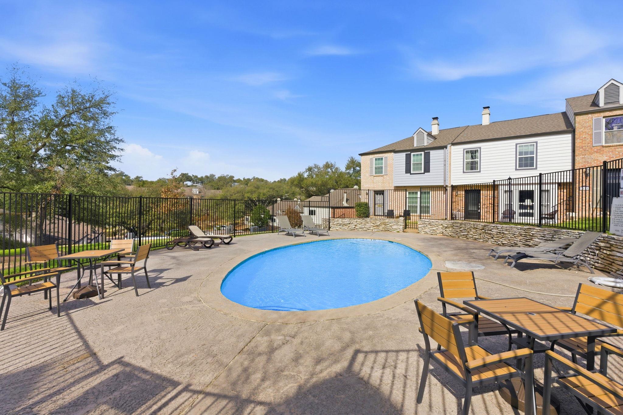 6631 Valleyside Rd, Austin, TX 78731