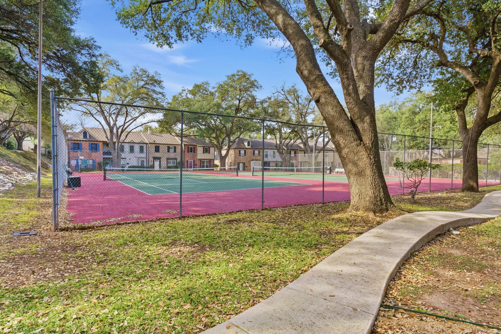 6631 Valleyside Rd, Austin, TX 78731