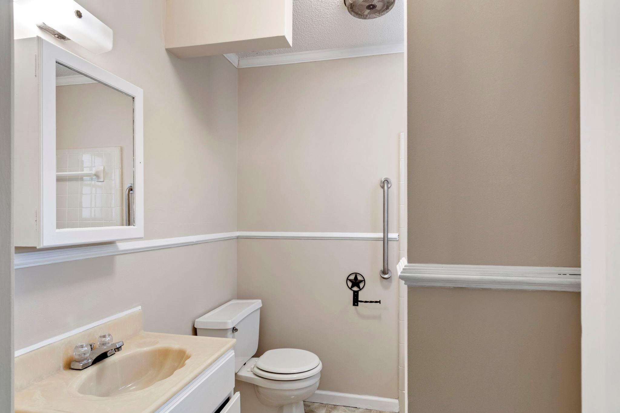 108 Fairlane Dr, Round Rock, TX 78664