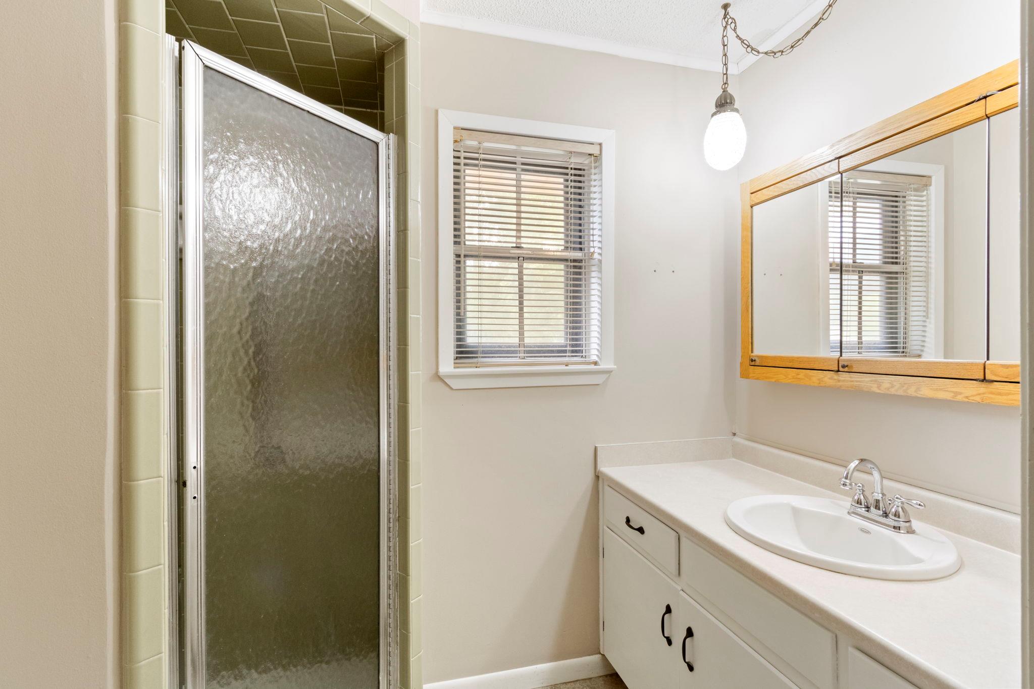 108 Fairlane Dr, Round Rock, TX 78664