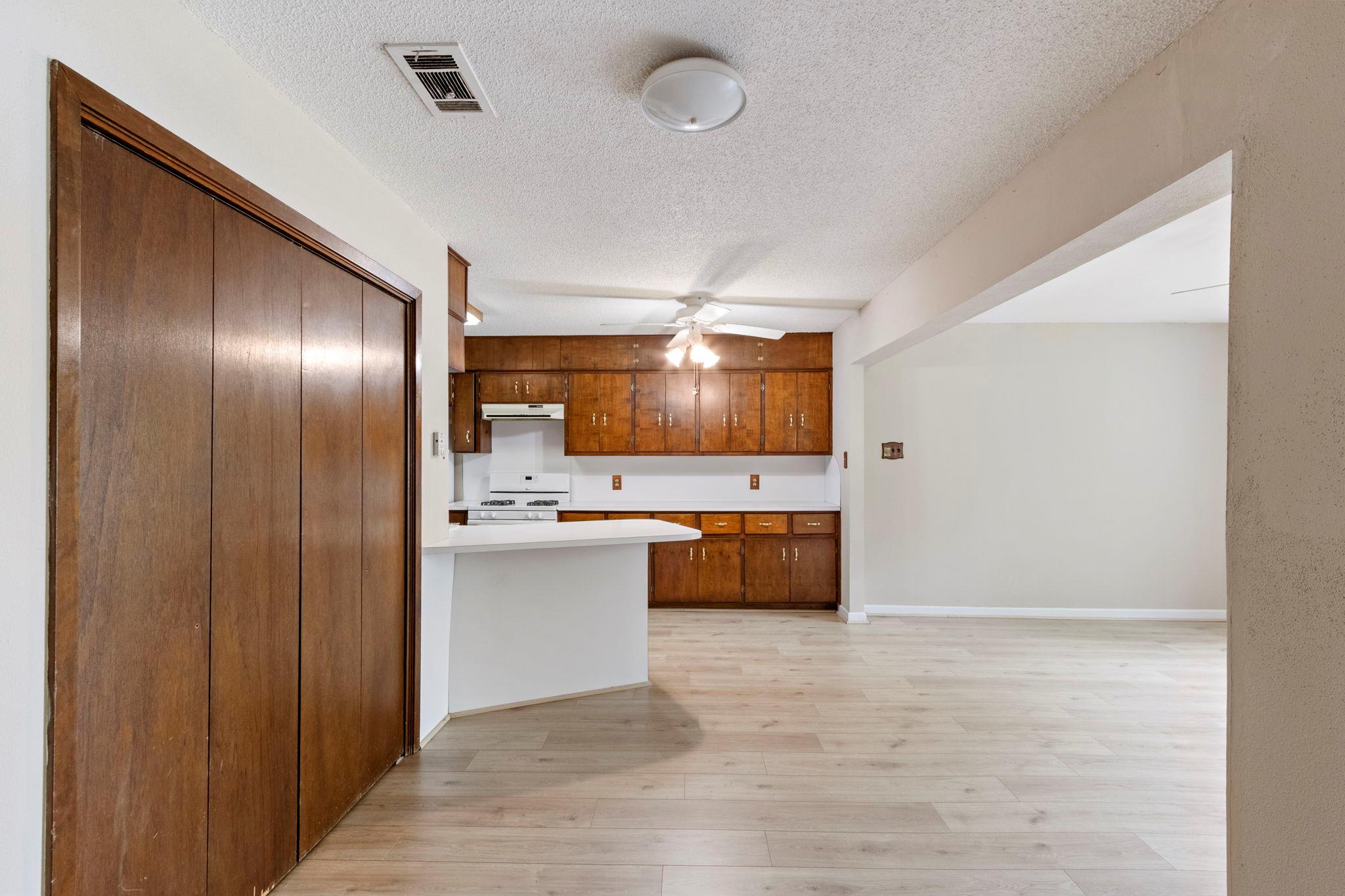 108 Fairlane Dr, Round Rock, TX 78664