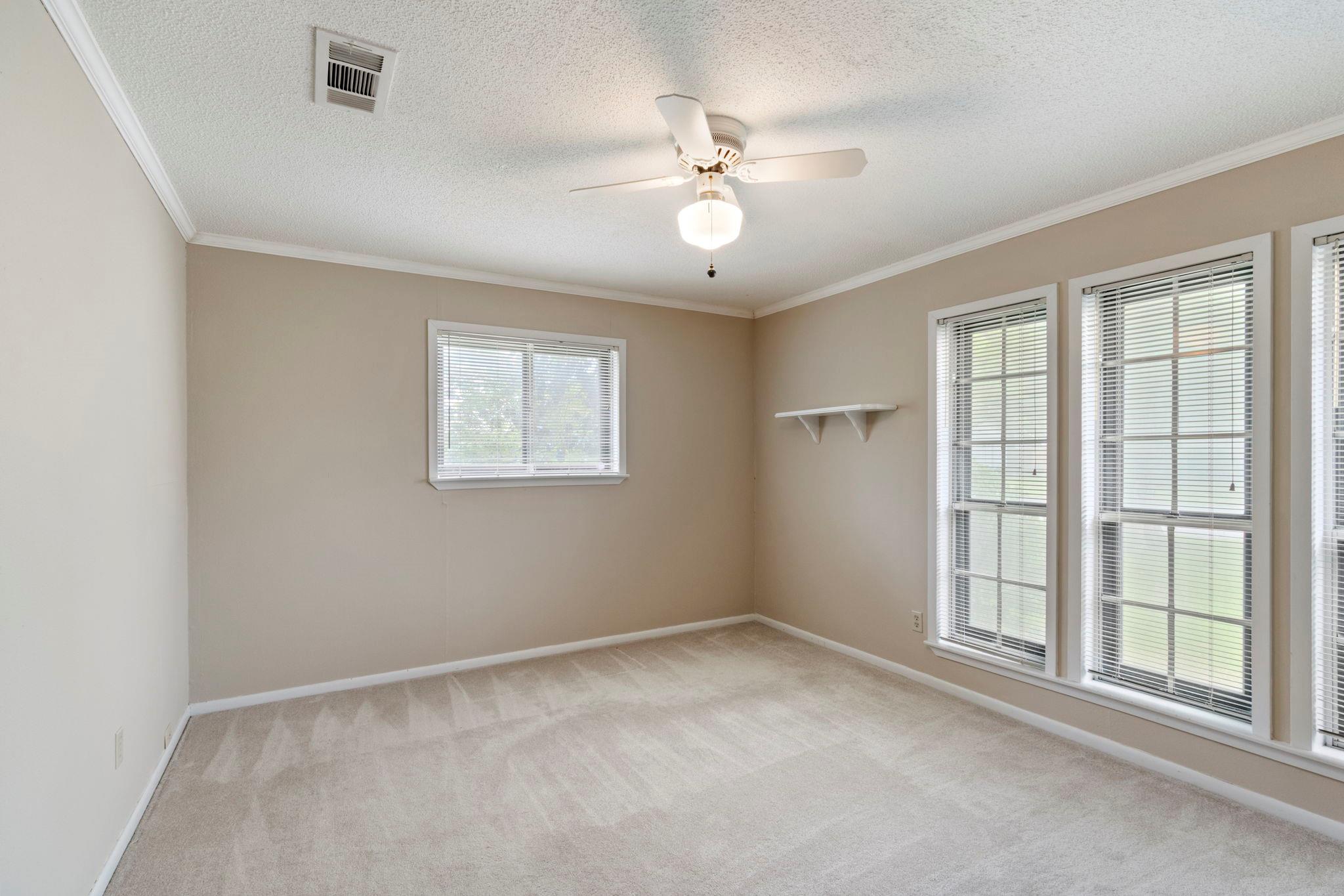 108 Fairlane Dr, Round Rock, TX 78664