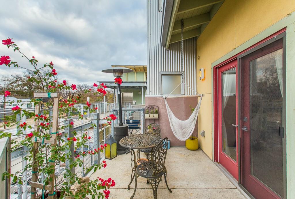 41 Waller St # 308, Austin, TX 78702