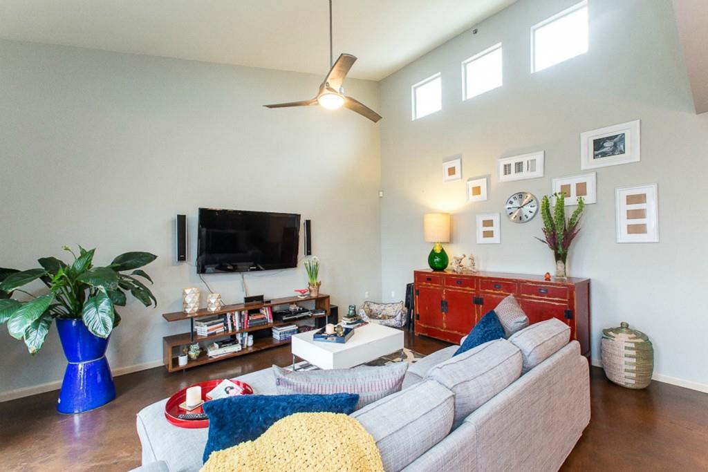 41 Waller St # 308, Austin, TX 78702