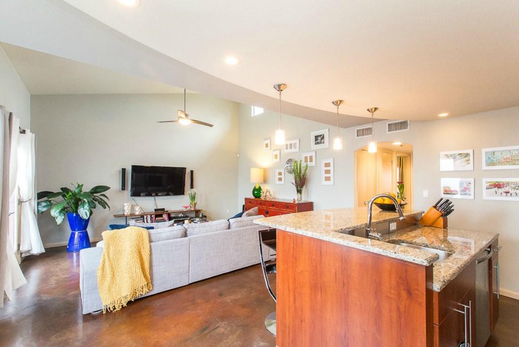 41 Waller St # 308, Austin, TX 78702