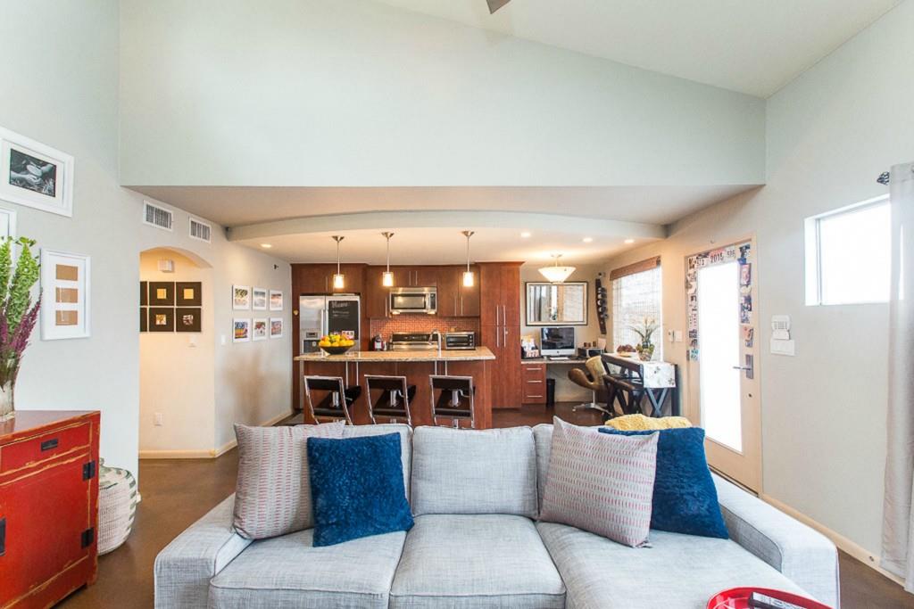 41 Waller St # 308, Austin, TX 78702