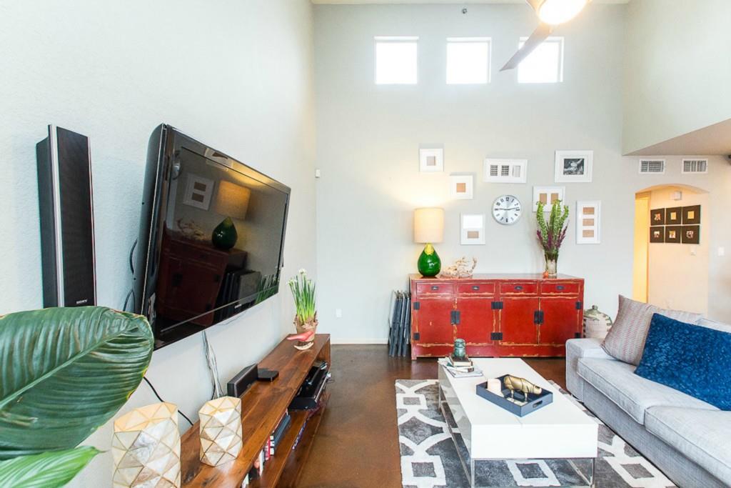 41 Waller St # 308, Austin, TX 78702
