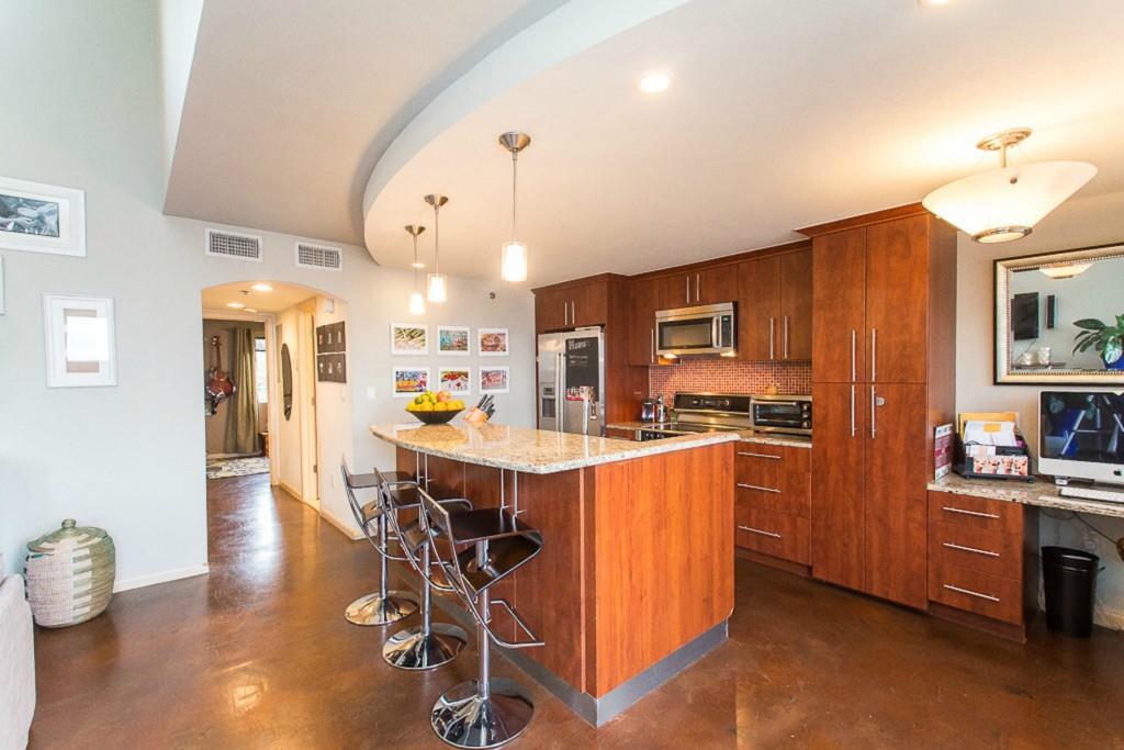 41 Waller St # 308, Austin, TX 78702