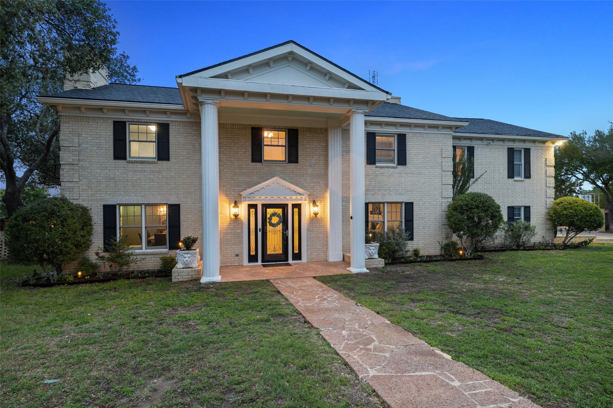 17700 N Rim Dr, Leander, TX 78641