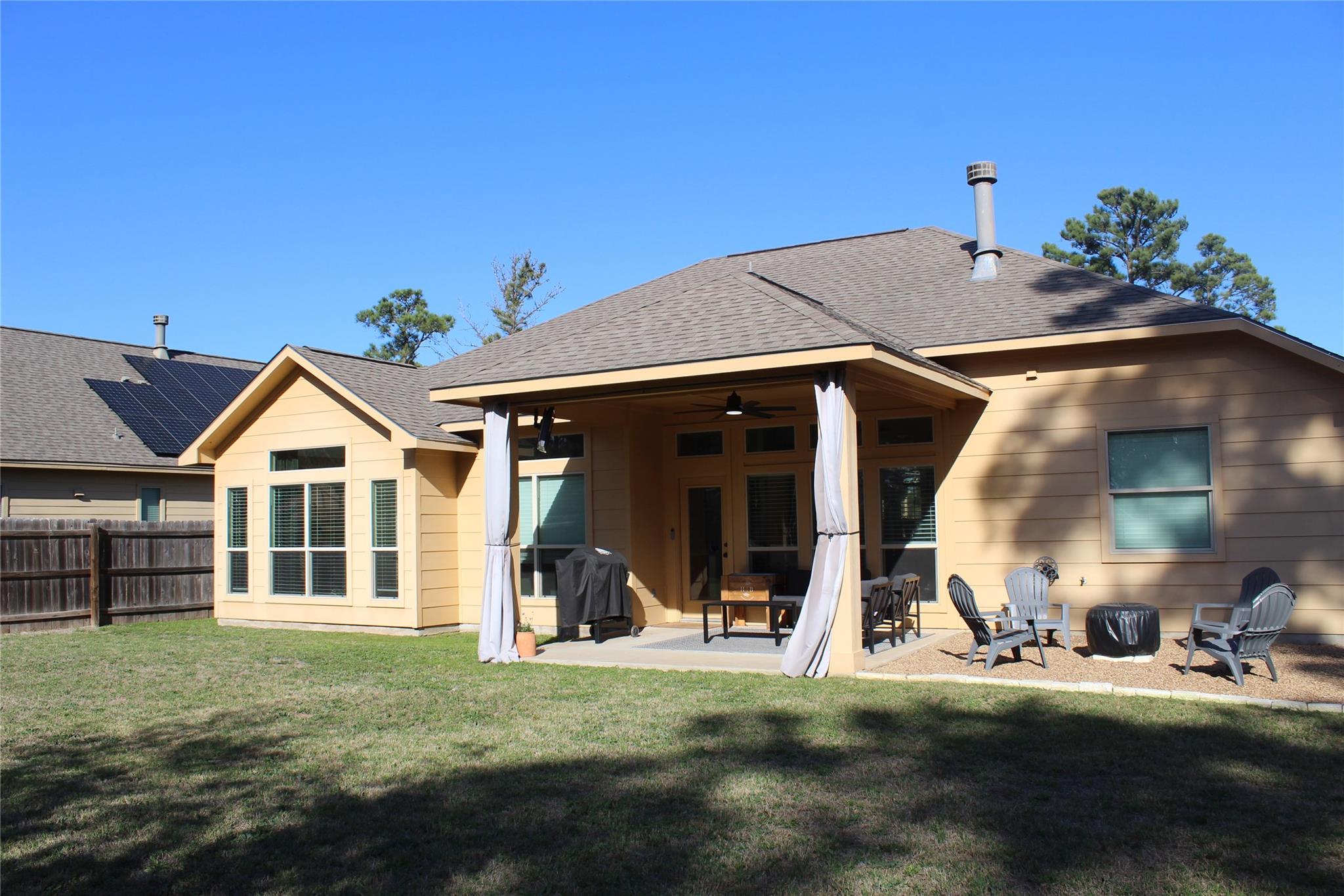 220 Tahitian Dr, Bastrop, TX 78602
