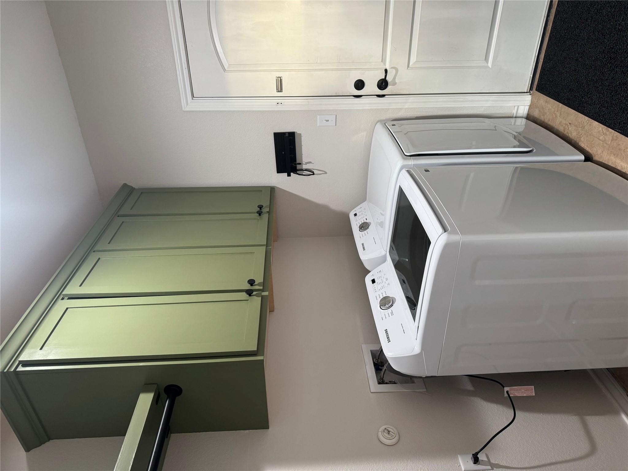 220 Tahitian Dr, Bastrop, TX 78602