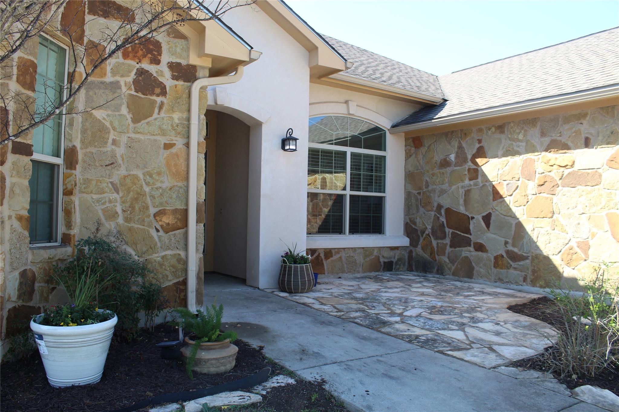 220 Tahitian Dr, Bastrop, TX 78602