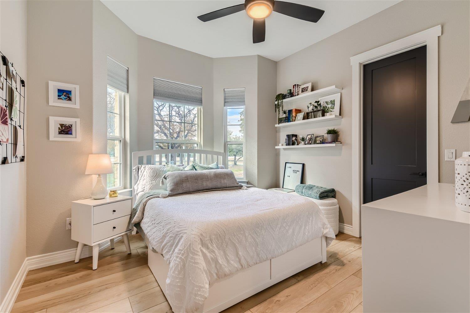 113 Vista View Trail Trl, Spicewood, TX 78669