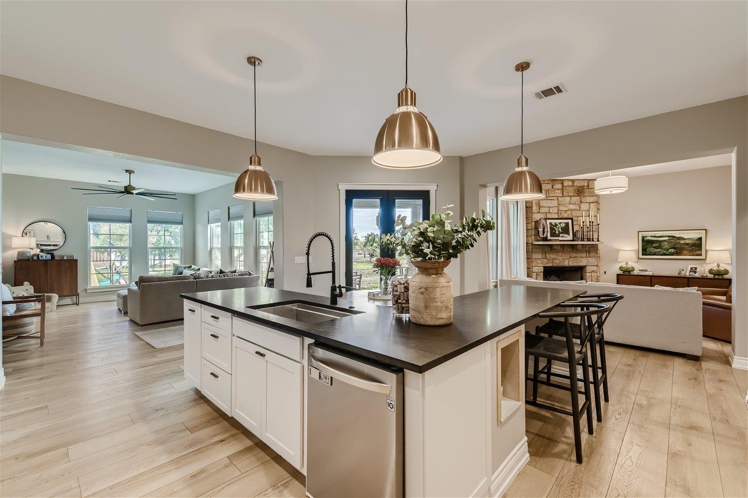 113 Vista View Trail Trl, Spicewood, TX 78669