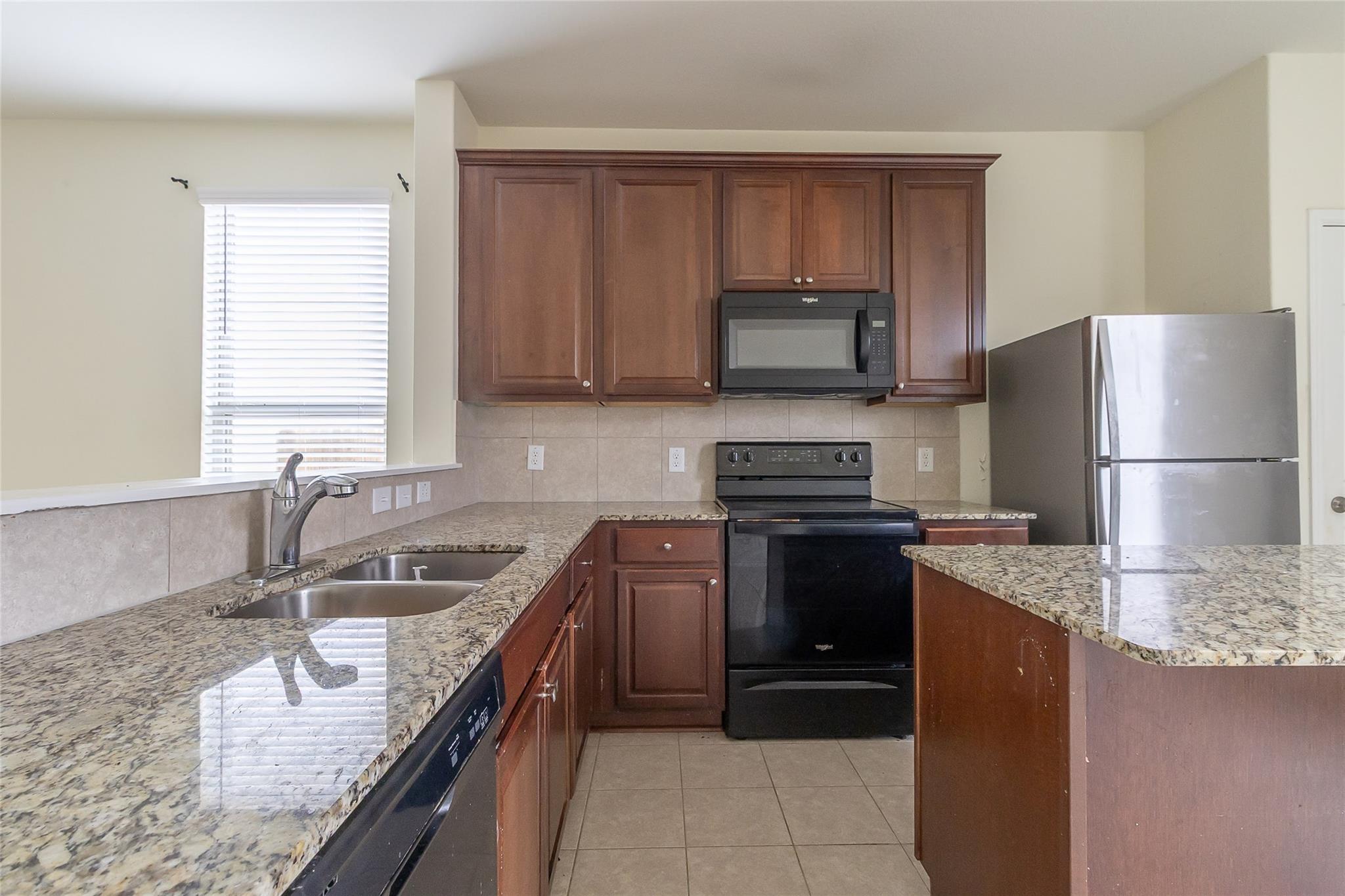 145 Miracle Dr, Jarrell, TX 76537