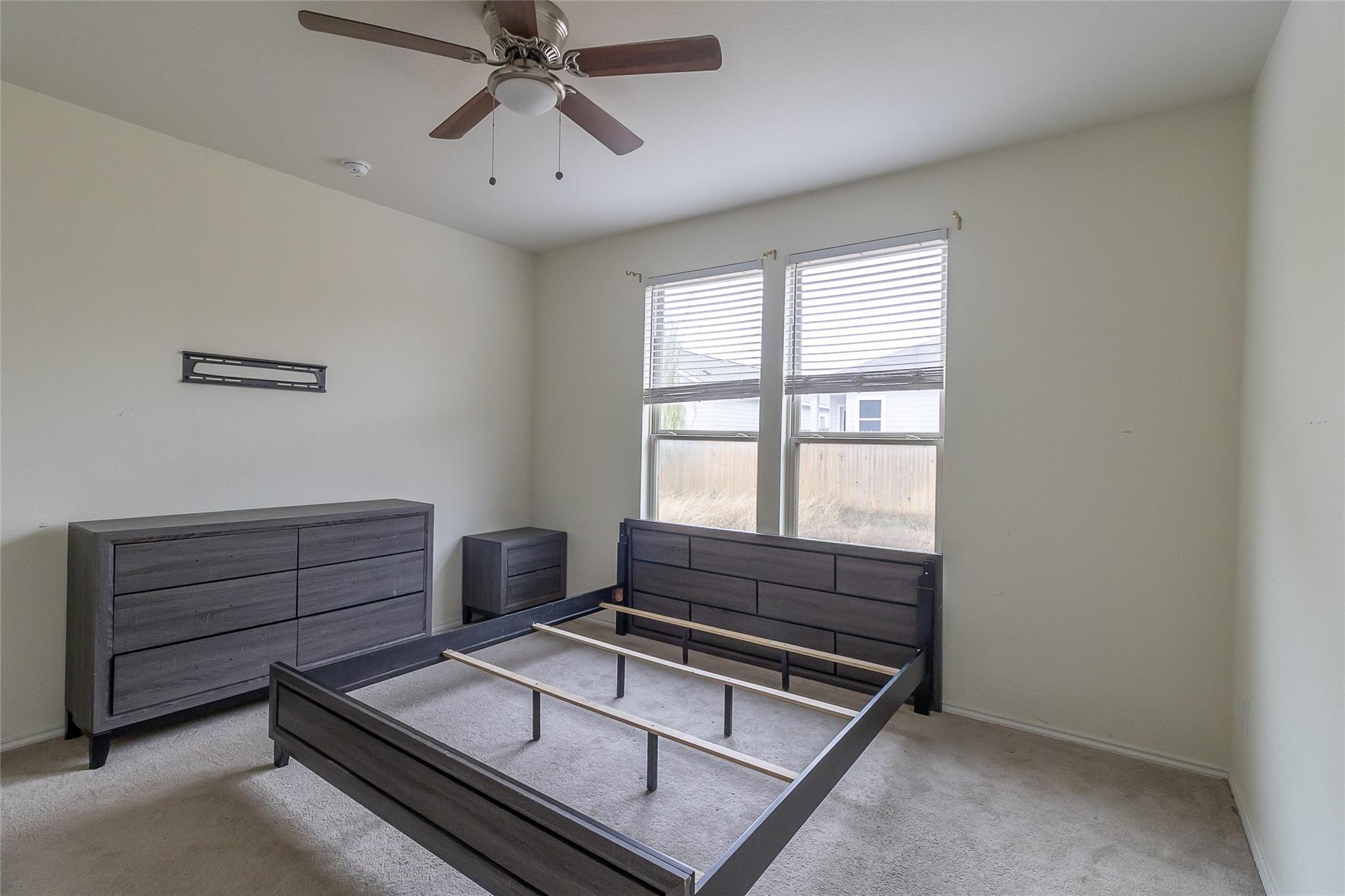 145 Miracle Dr, Jarrell, TX 76537