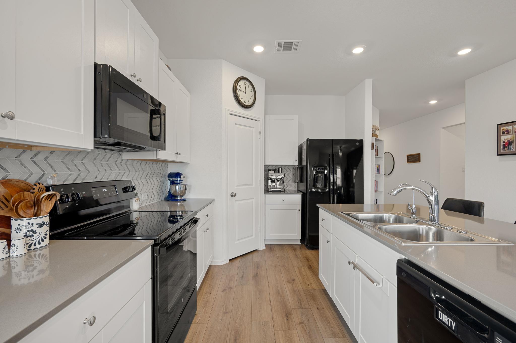 204 Lone Cedar Rd, Marble Falls, TX 78654