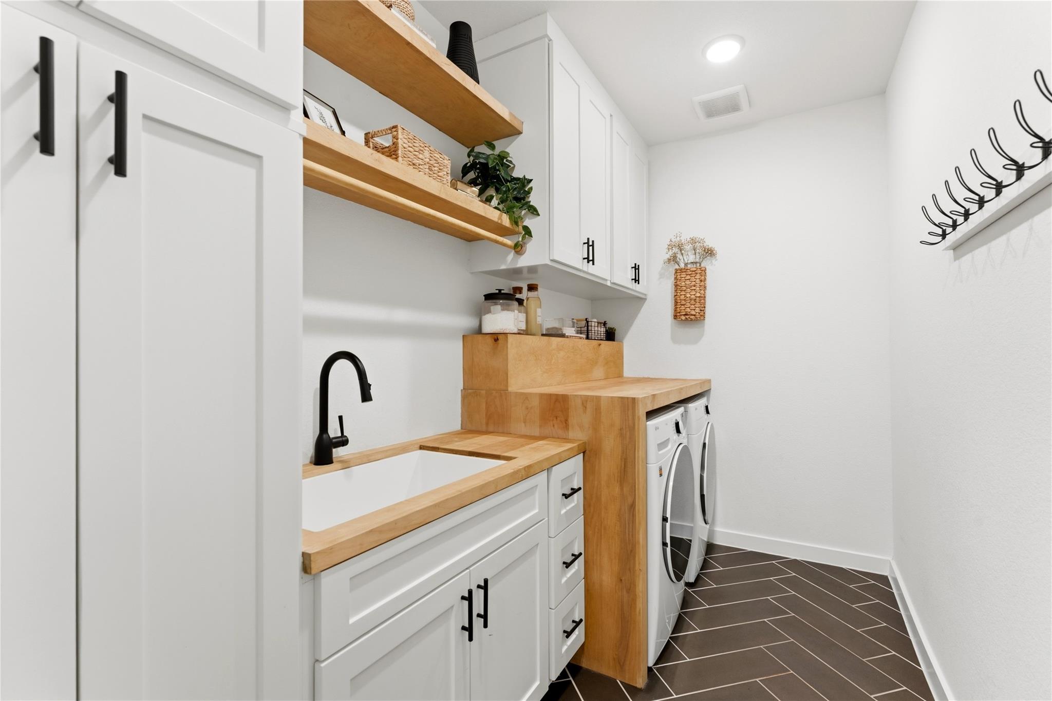 149 Comfort Maple Ln, Dripping Springs, TX 78620