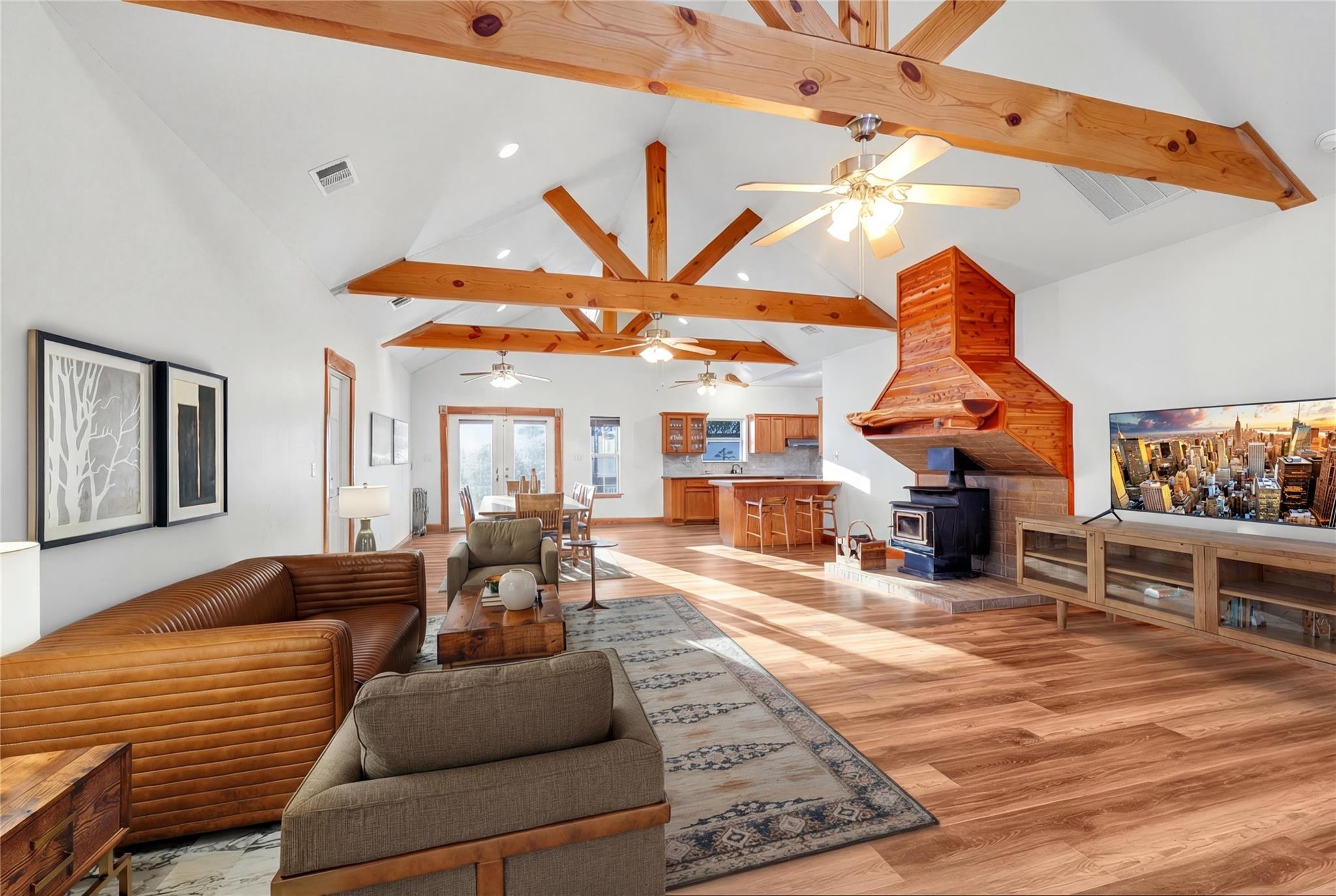 117 County Road 407, Spicewood, TX 78669