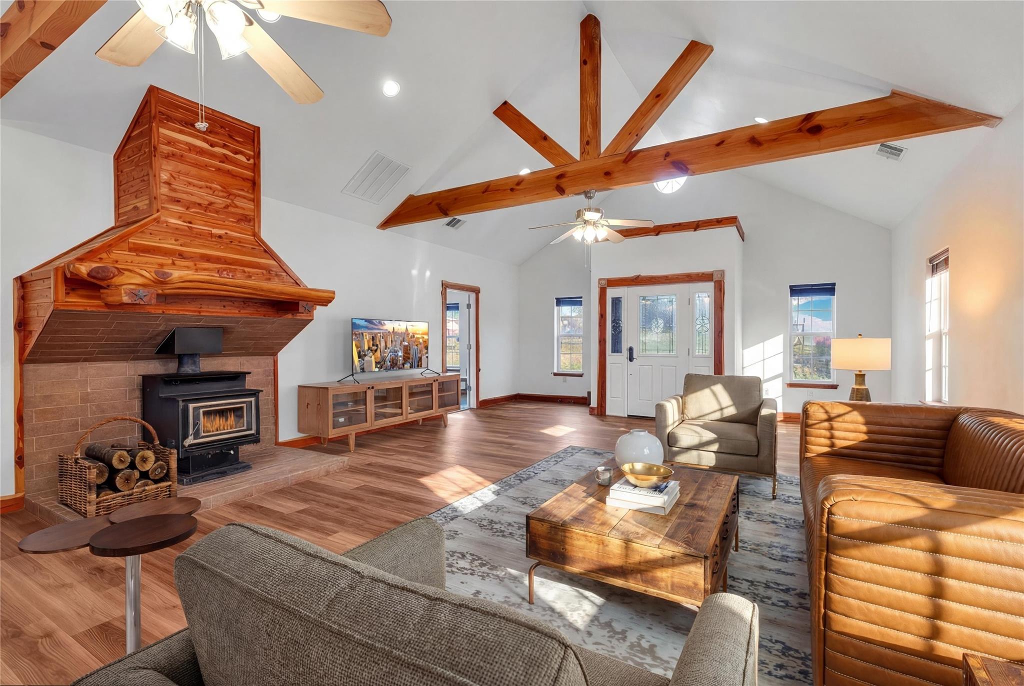 117 County Road 407, Spicewood, TX 78669