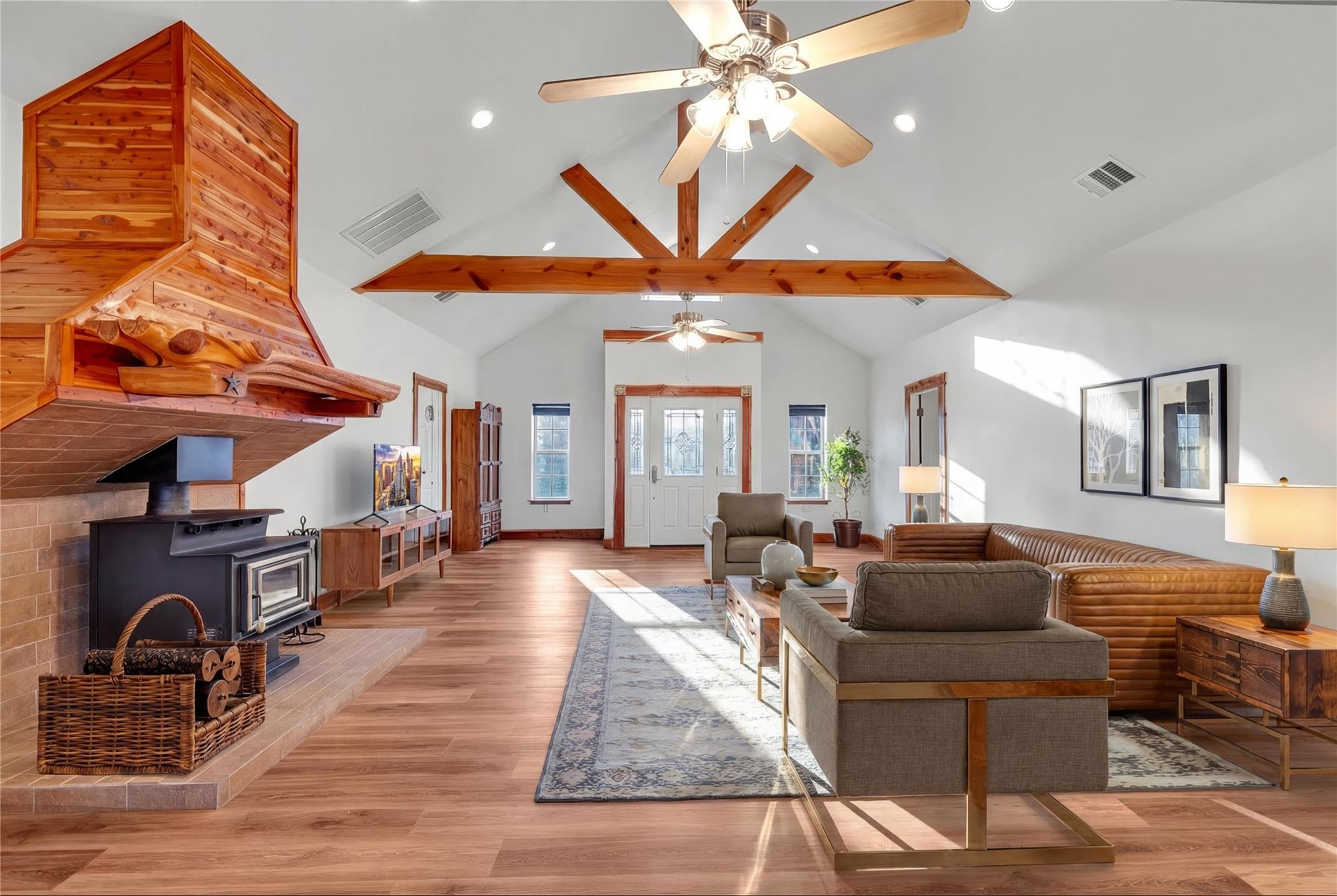 117 County Road 407, Spicewood, TX 78669