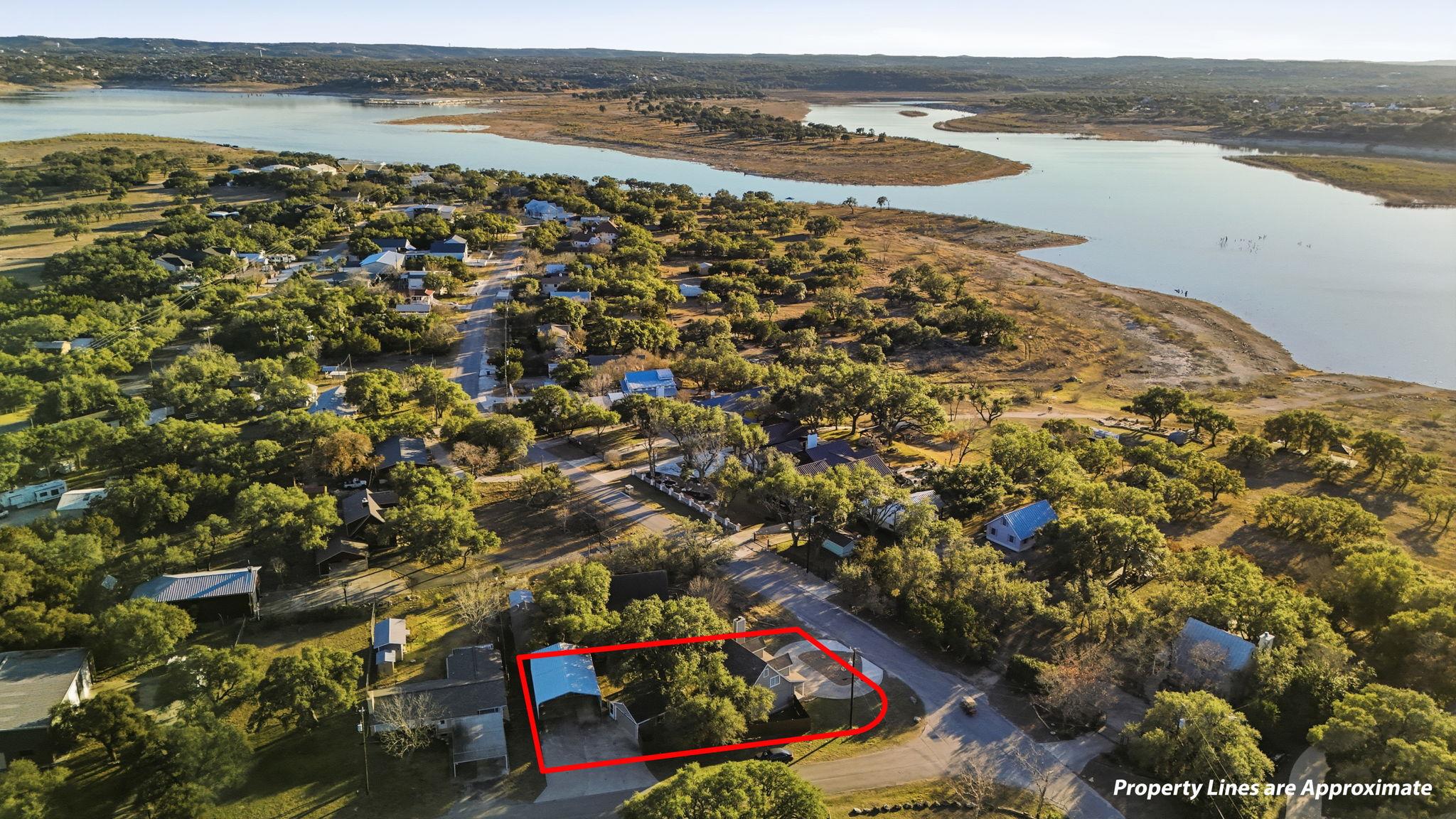 2325 Lakeshore Dr, Canyon Lake, TX 78133