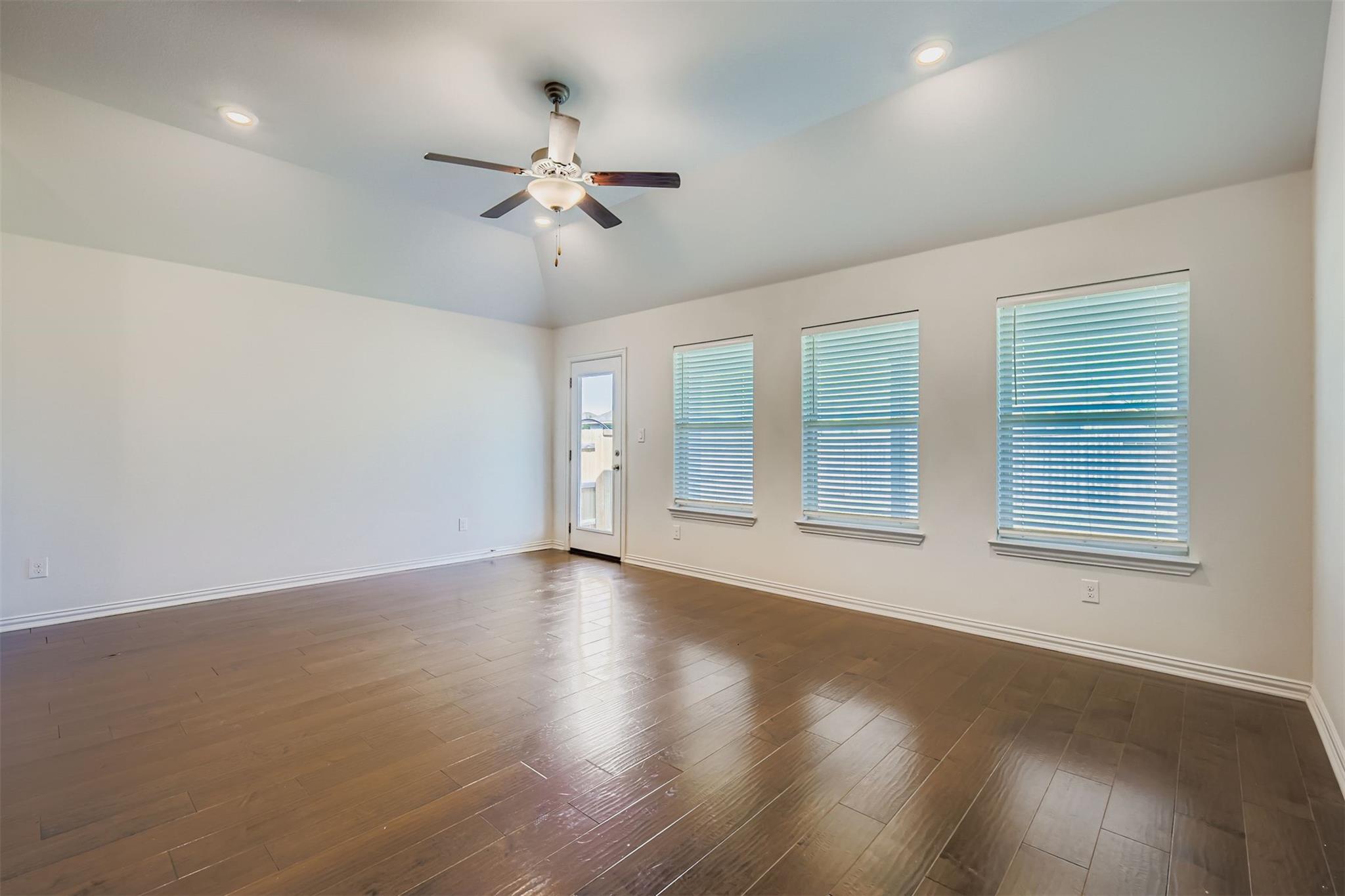 154 Eagle Ford Dr, Kyle, TX 78640