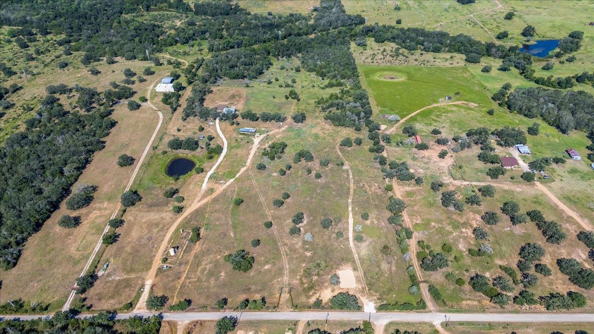 1038 League Line Rd, Paige, TX 78659