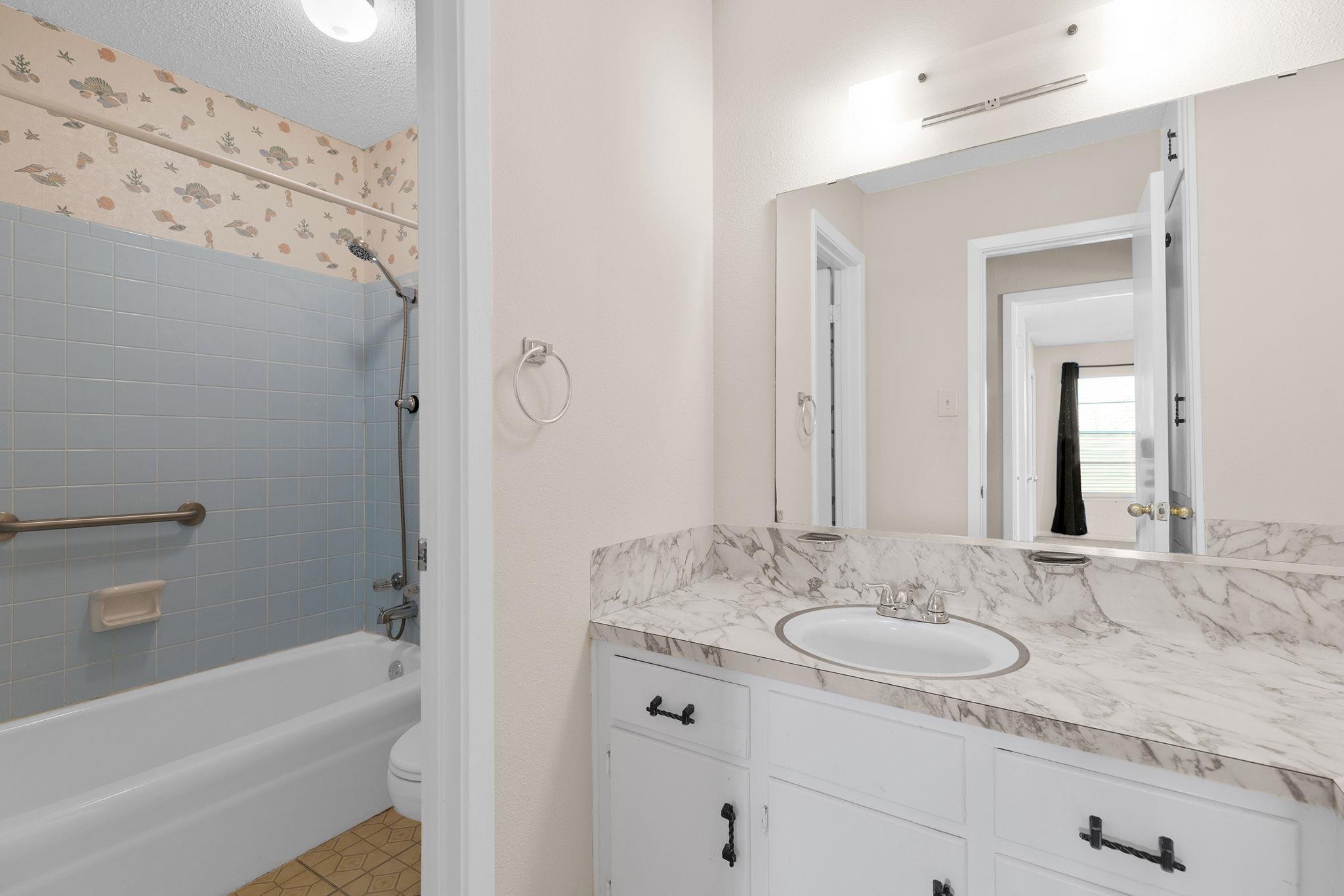 81 Family Cir, Hutto, TX 78634