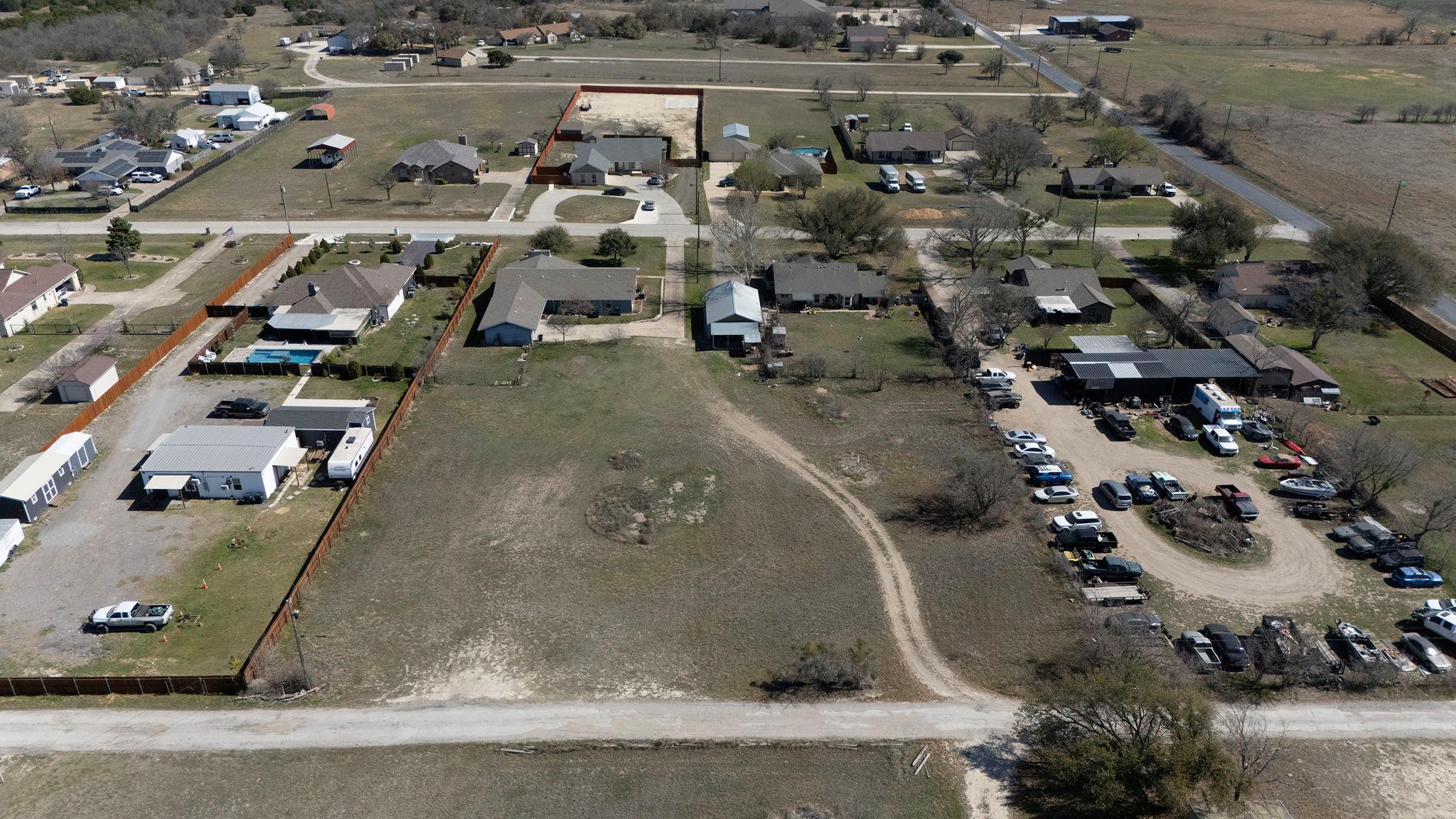 81 Family Cir, Hutto, TX 78634