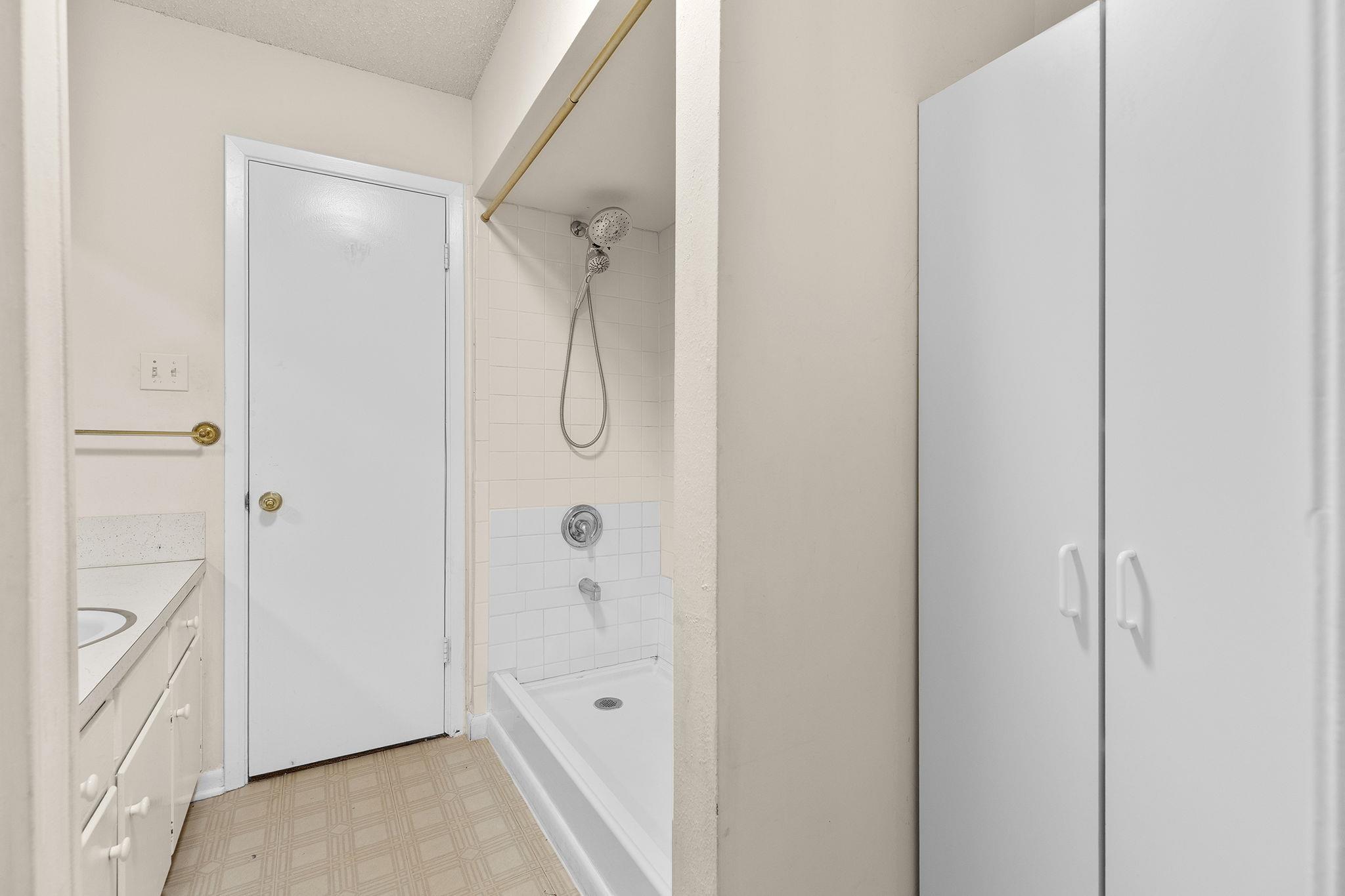 81 Family Cir, Hutto, TX 78634