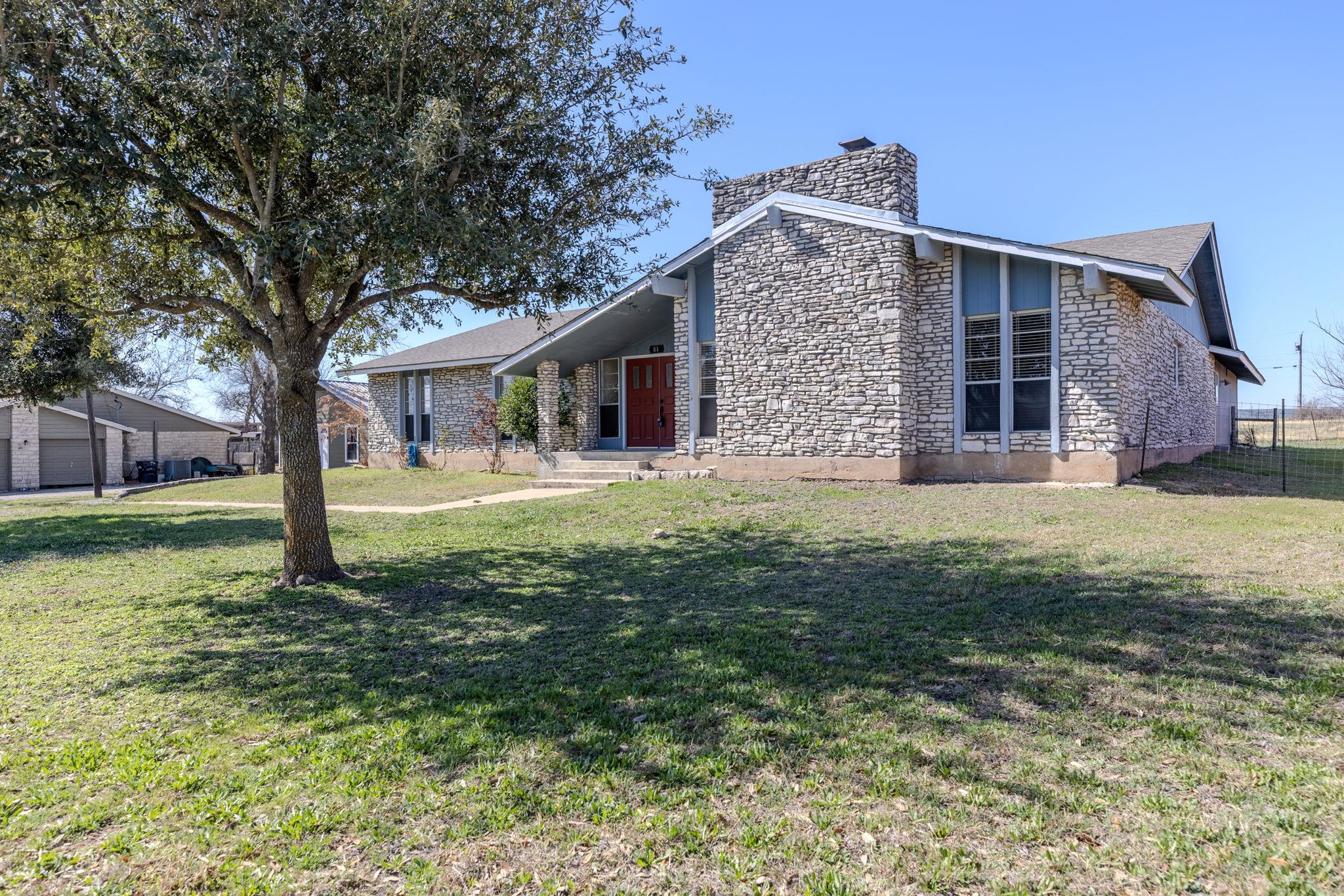 81 Family Cir, Hutto, TX 78634