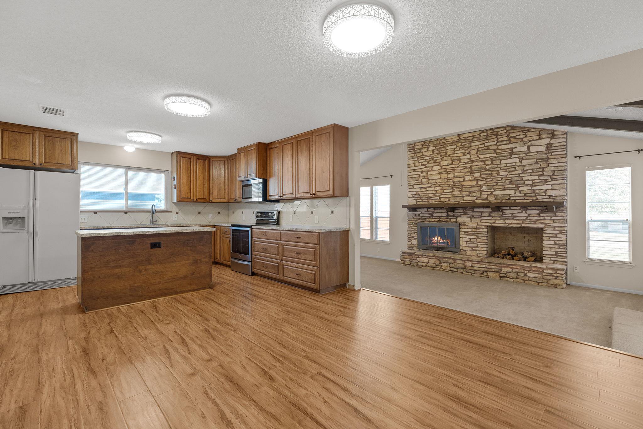 81 Family Cir, Hutto, TX 78634