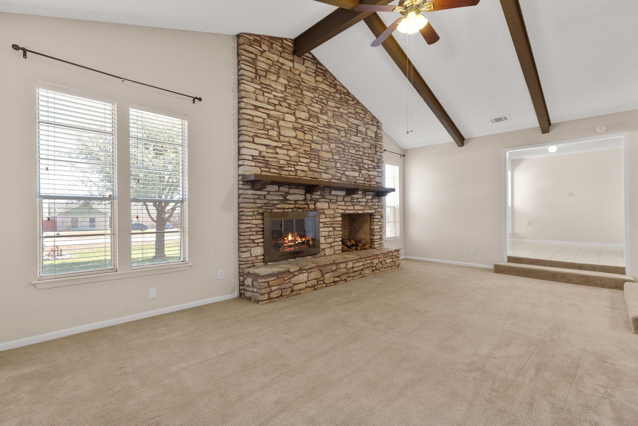 81 Family Cir, Hutto, TX 78634