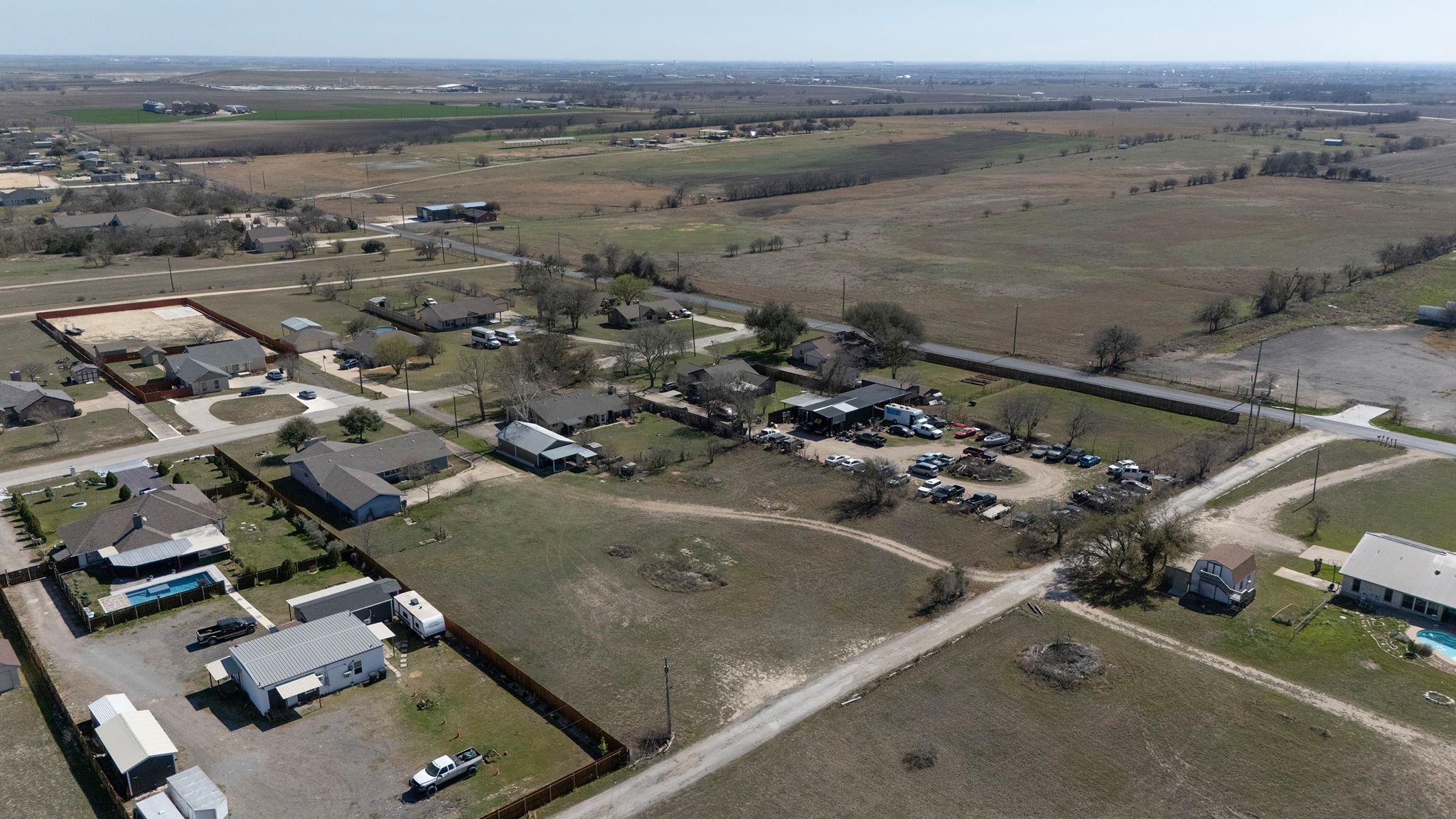 81 Family Cir, Hutto, TX 78634