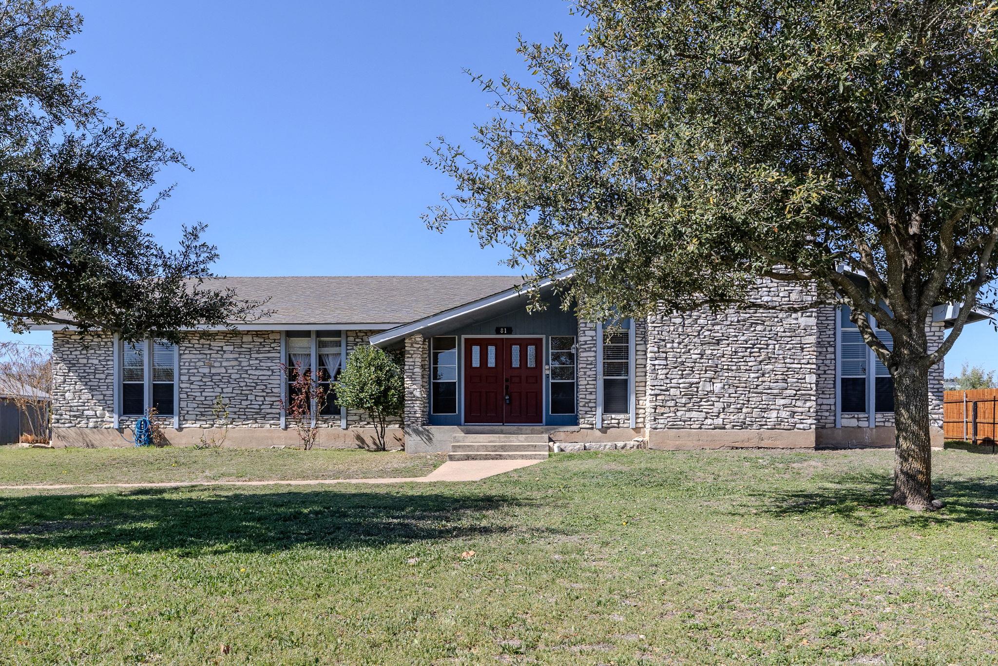 81 Family Cir, Hutto, TX 78634