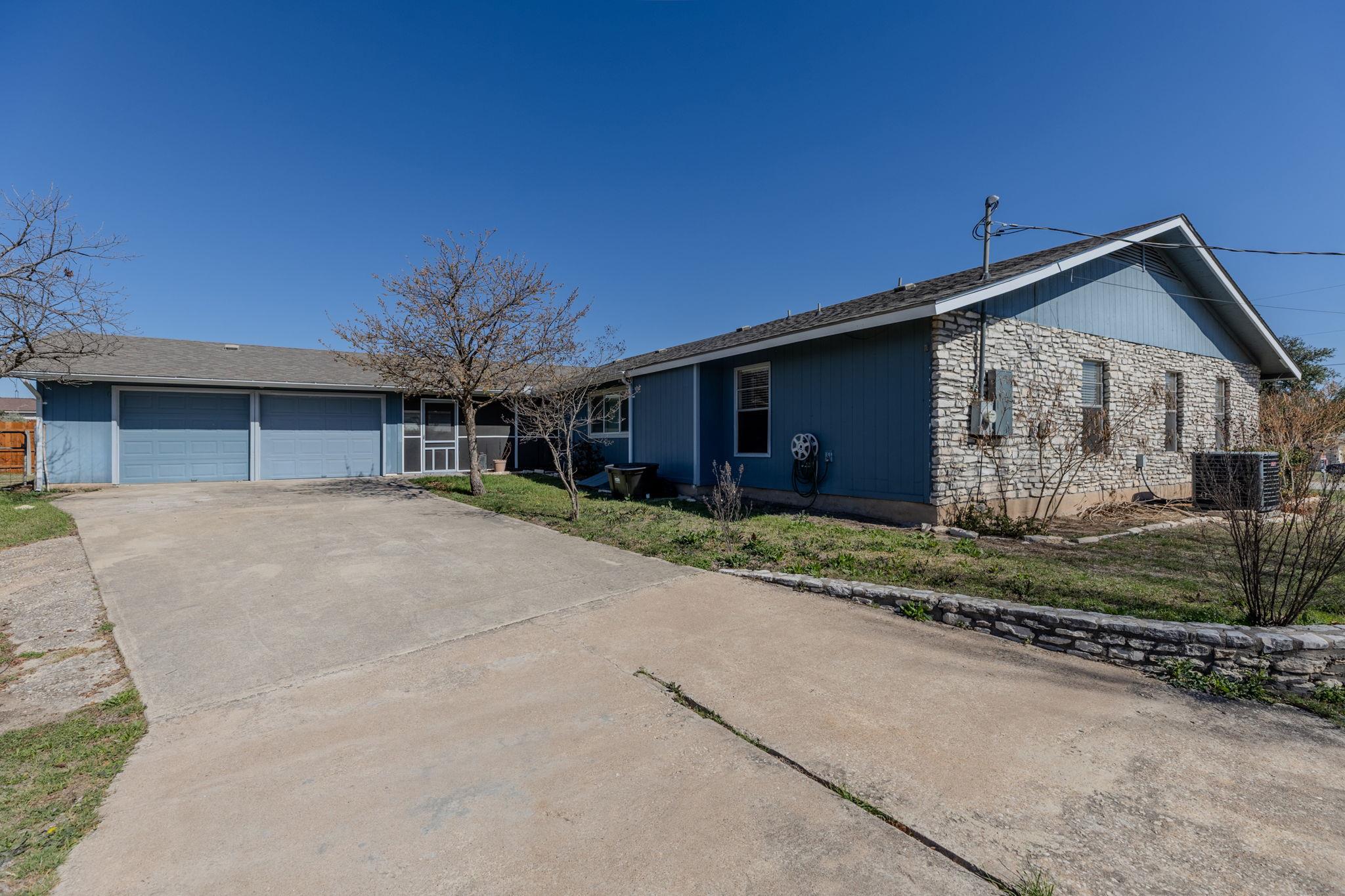 81 Family Cir, Hutto, TX 78634