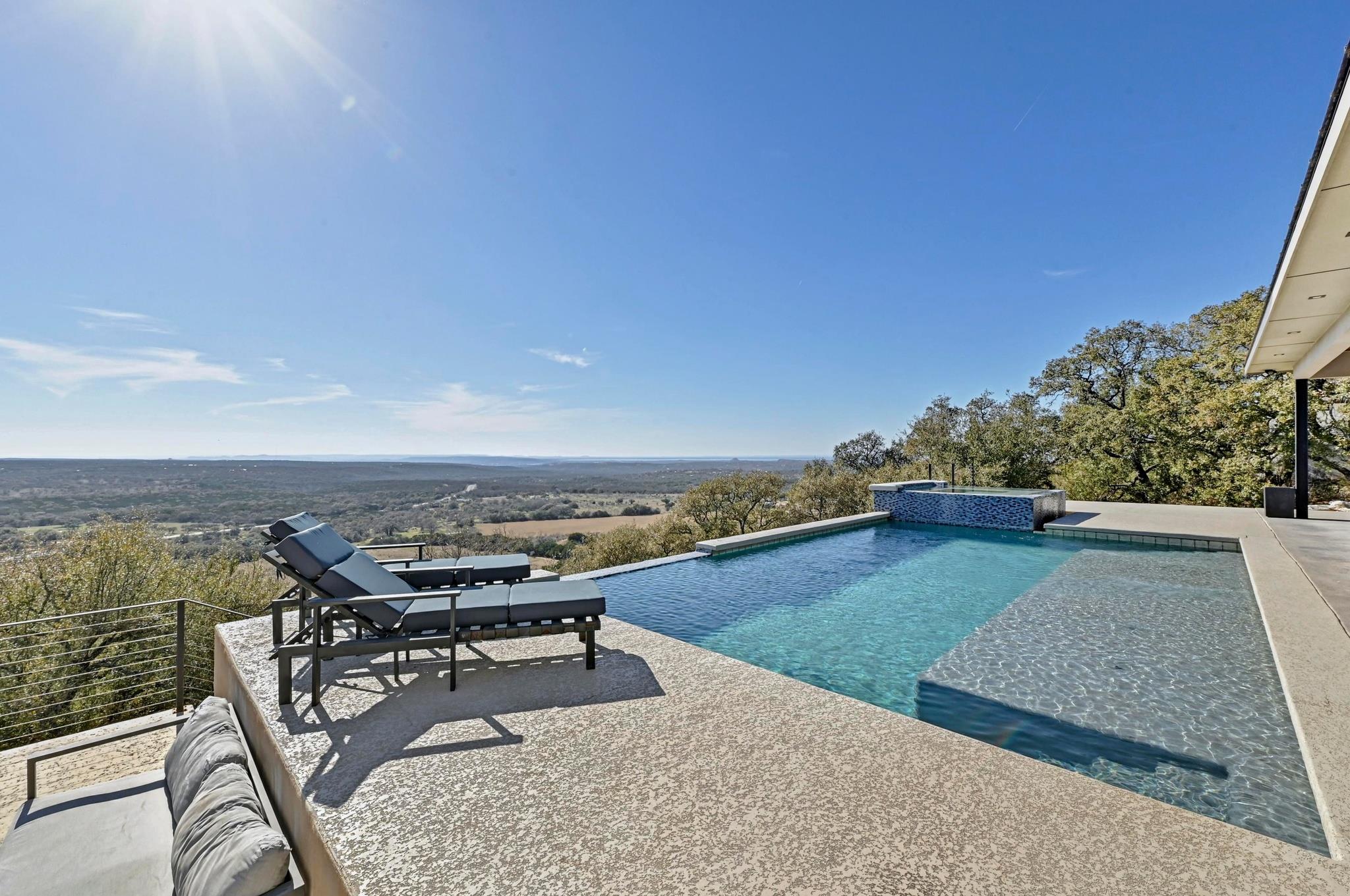 220 Eagle Rdg, Burnet, TX 78611