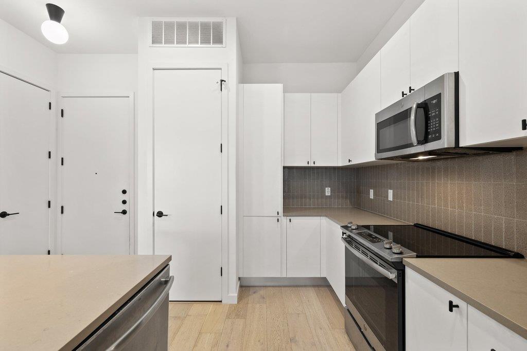 800 Embassy Dr # 413, Austin, TX 78702