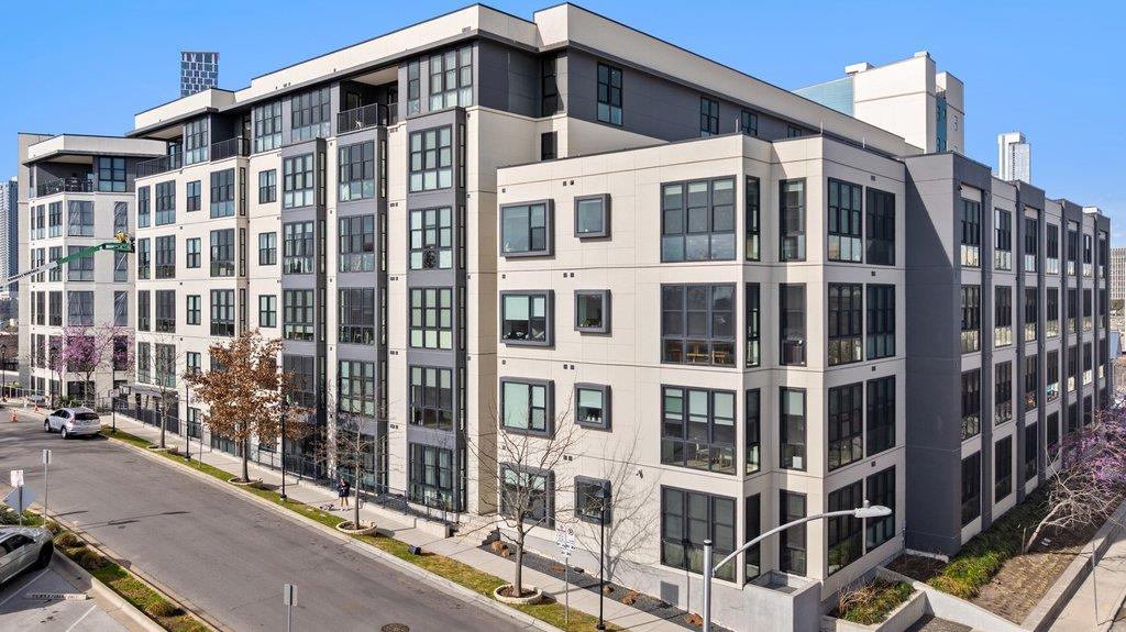 800 Embassy Dr # 413, Austin, TX 78702