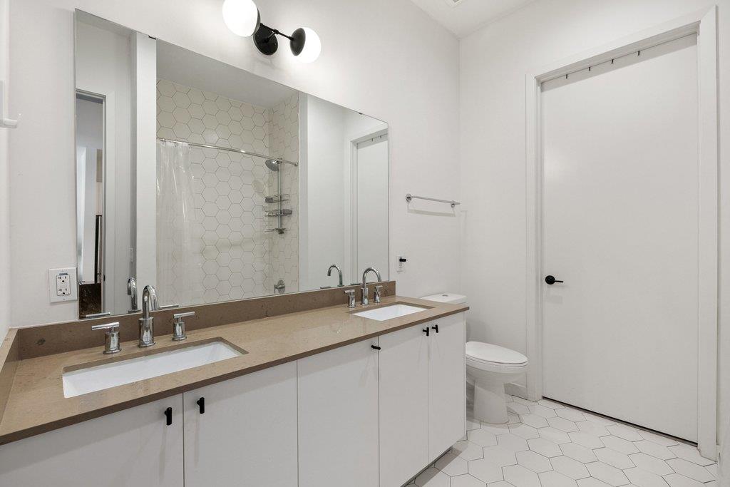 800 Embassy Dr # 413, Austin, TX 78702