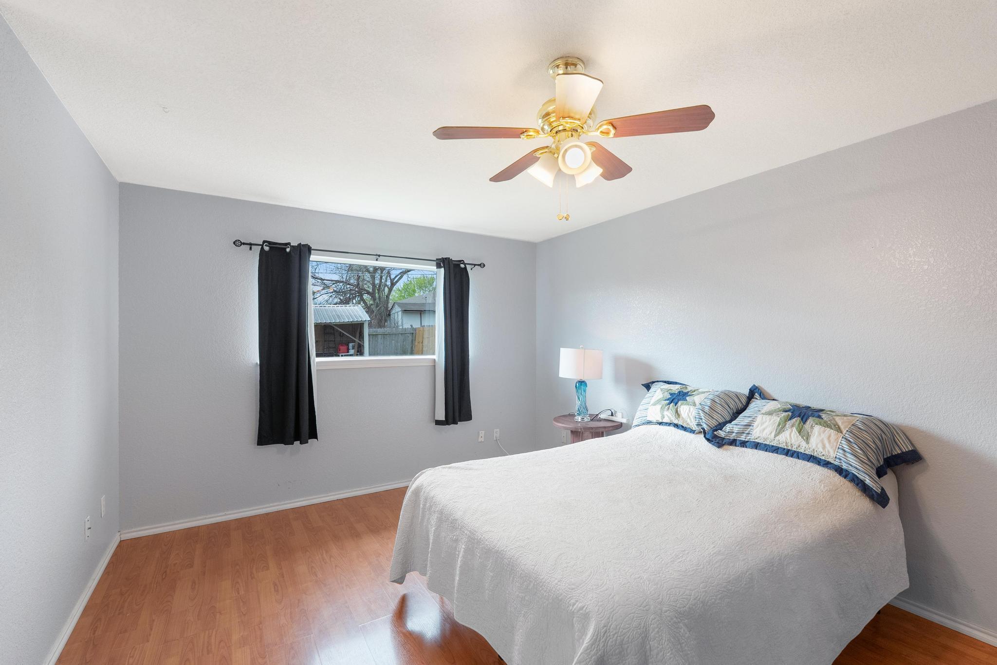 1309 Mallard Ln, Taylor, TX 76574