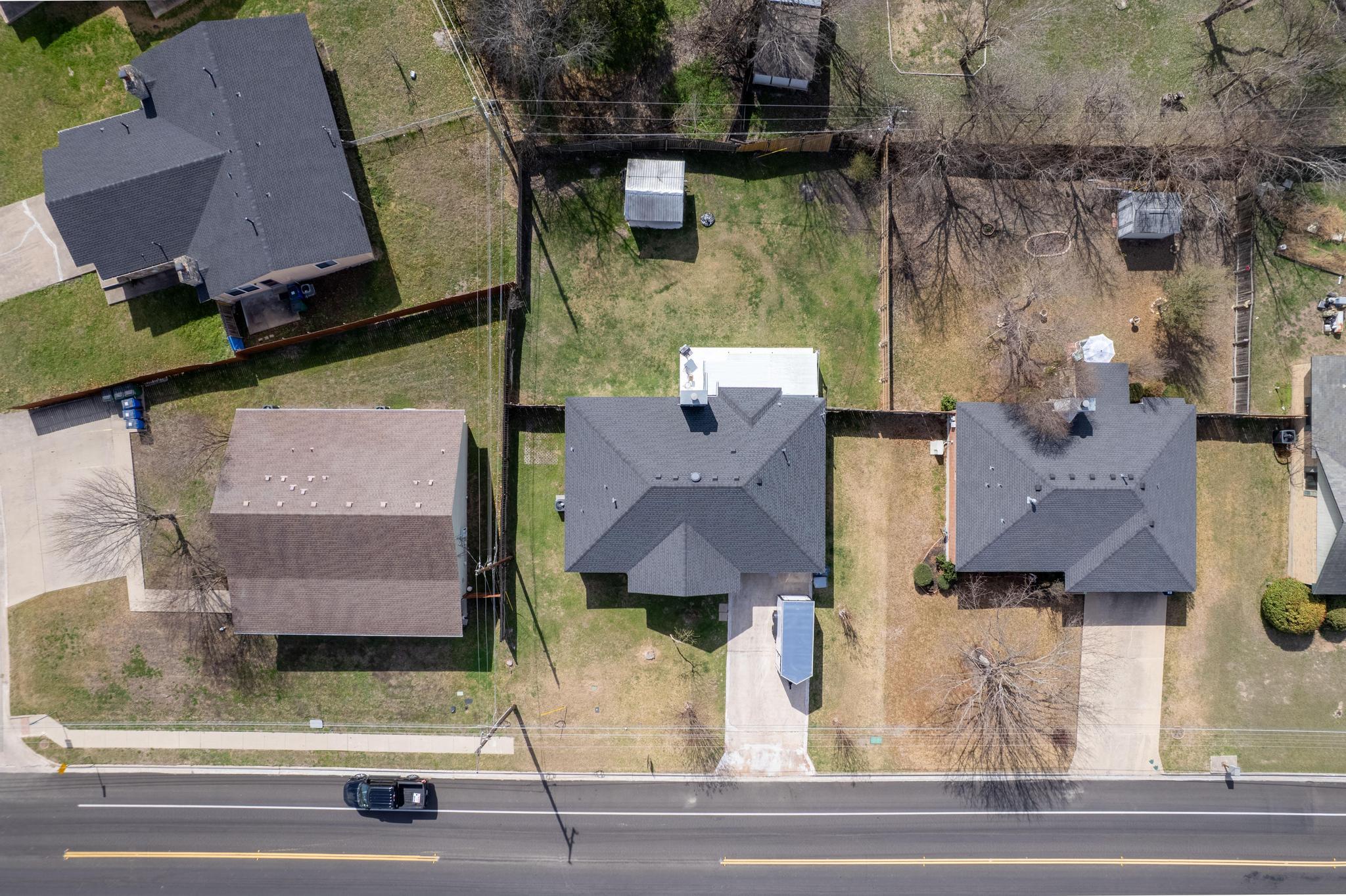 1309 Mallard Ln, Taylor, TX 76574