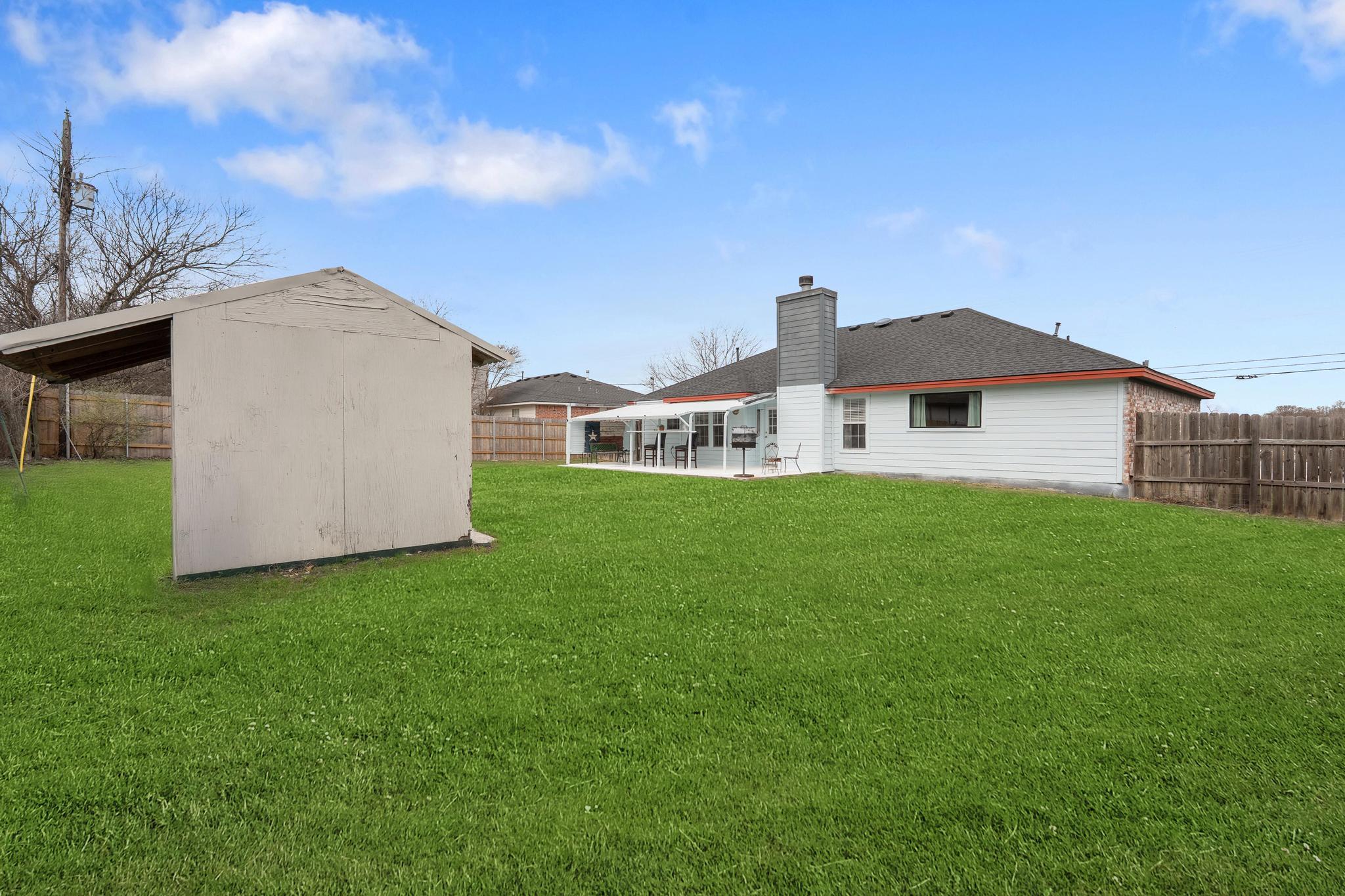 1309 Mallard Ln, Taylor, TX 76574