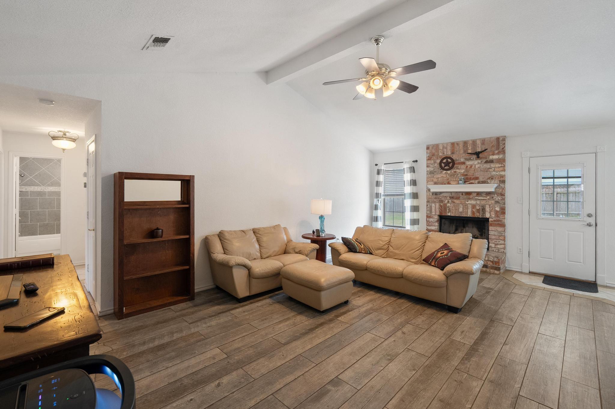 1309 Mallard Ln, Taylor, TX 76574