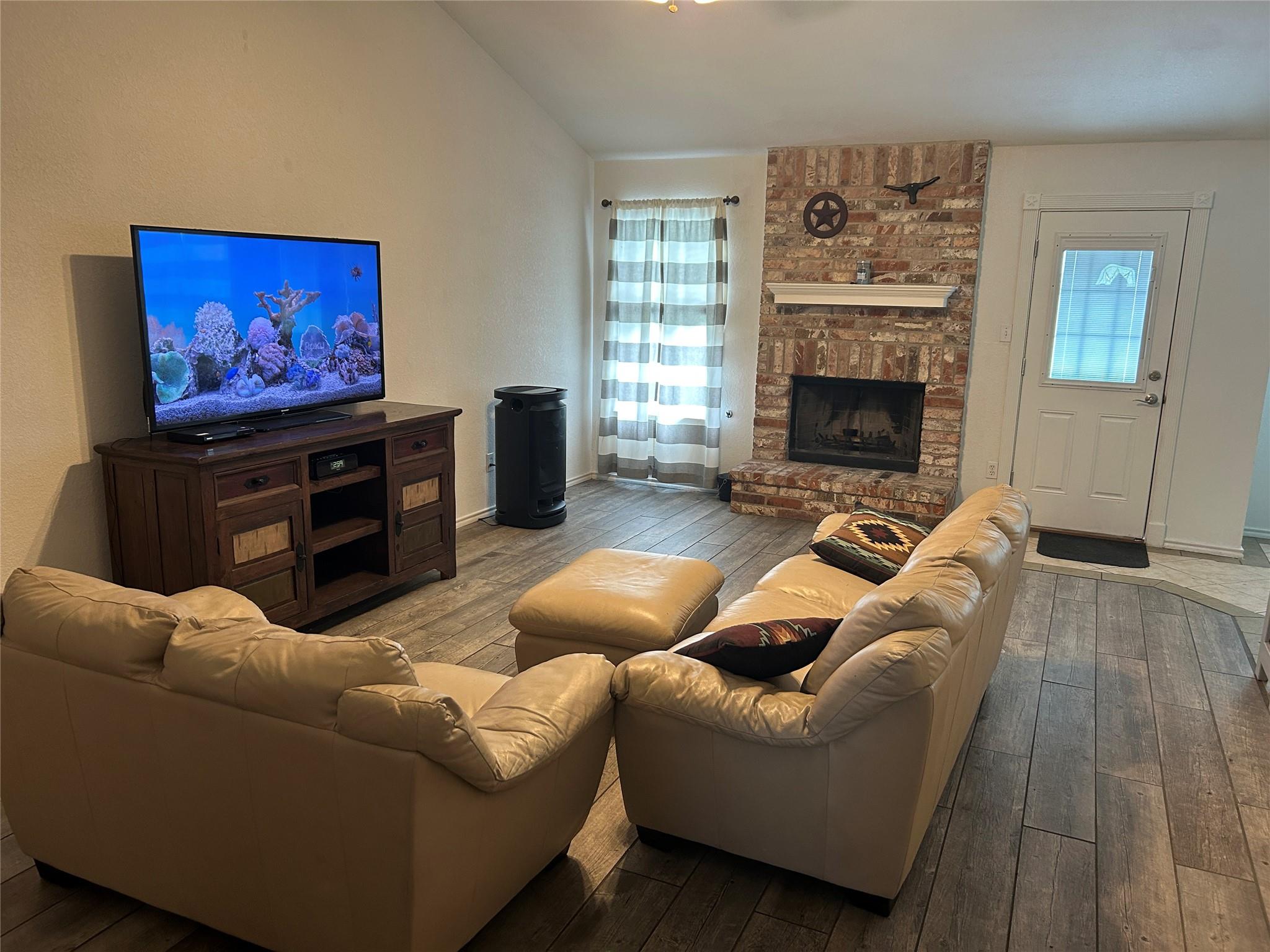 1309 Mallard Ln, Taylor, TX 76574